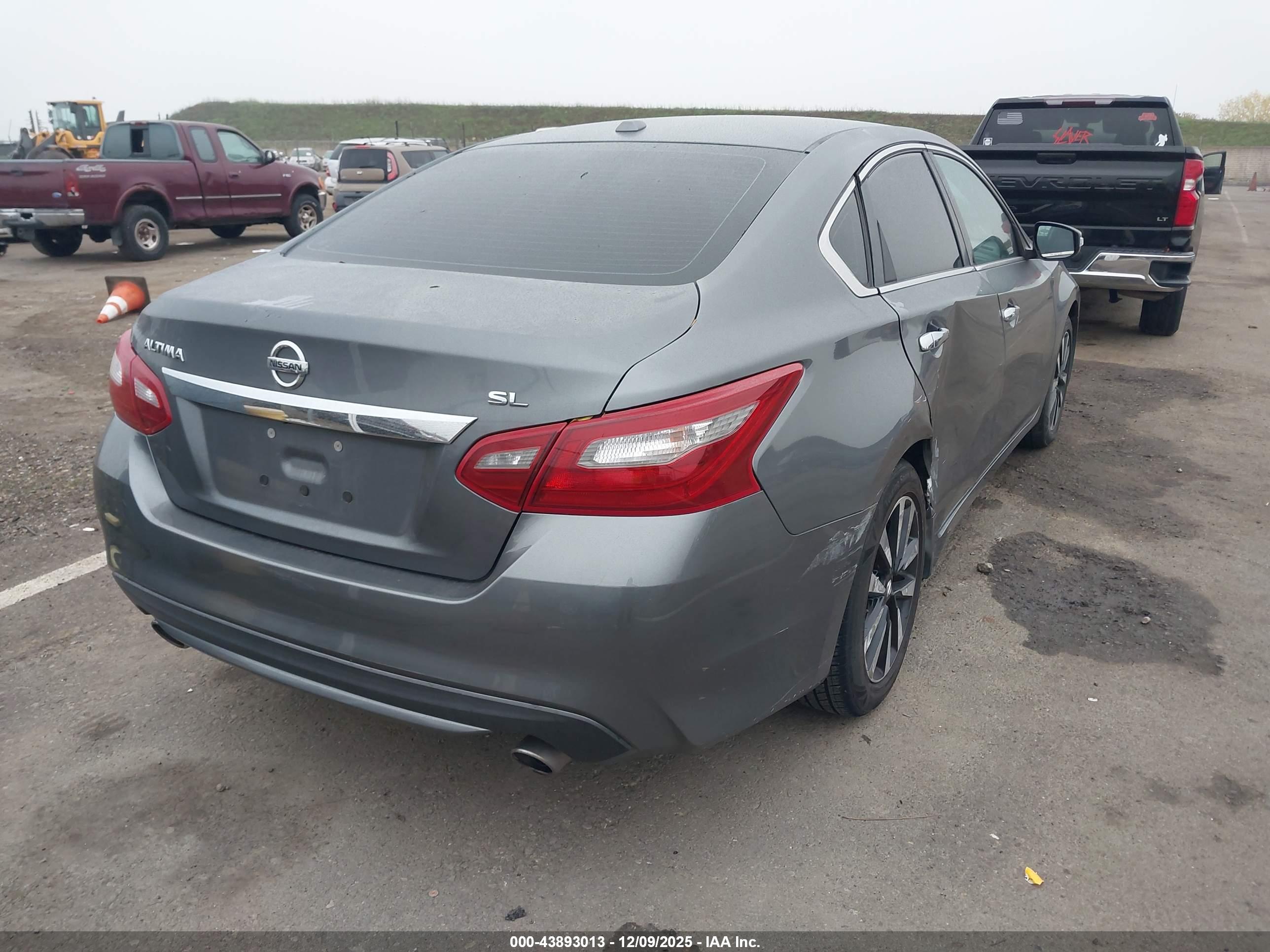 NISSAN ALTIMA image 4