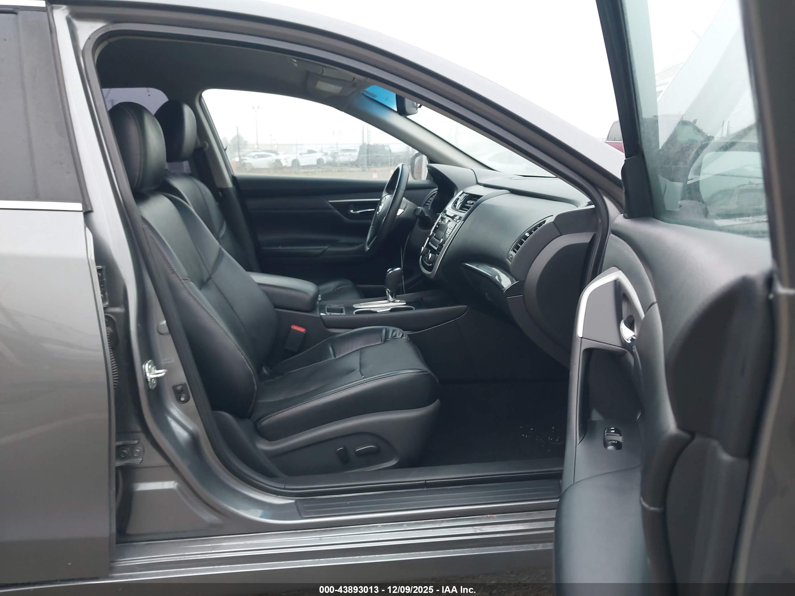 NISSAN ALTIMA image 5
