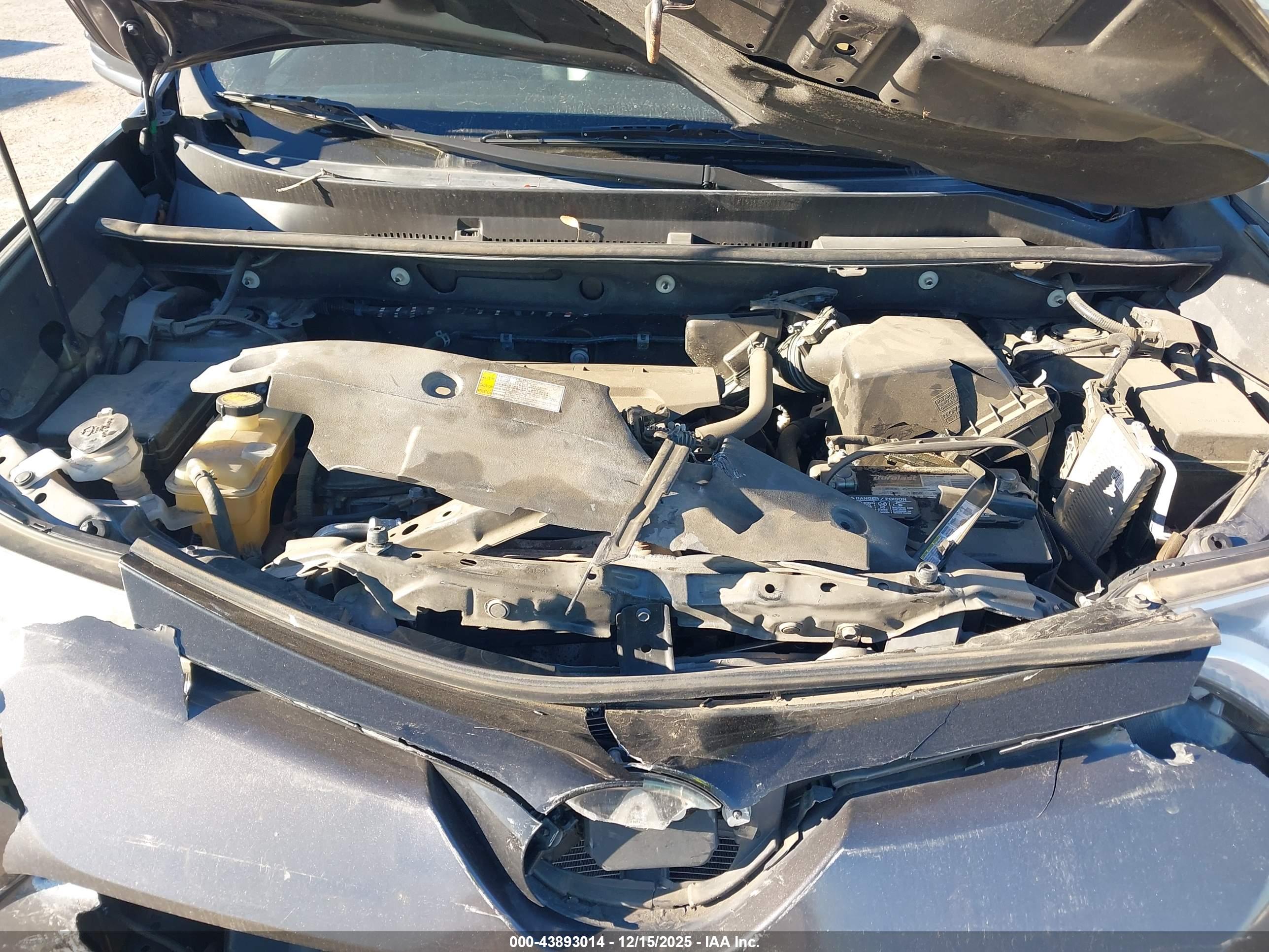 TOYOTA RAV4 image 10