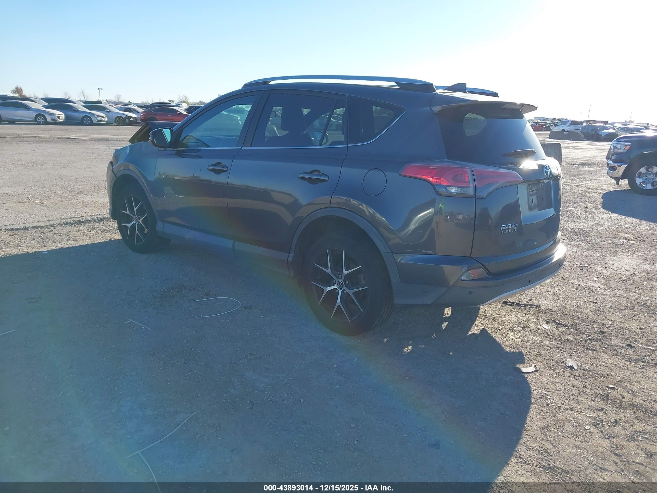 TOYOTA RAV4 image 3