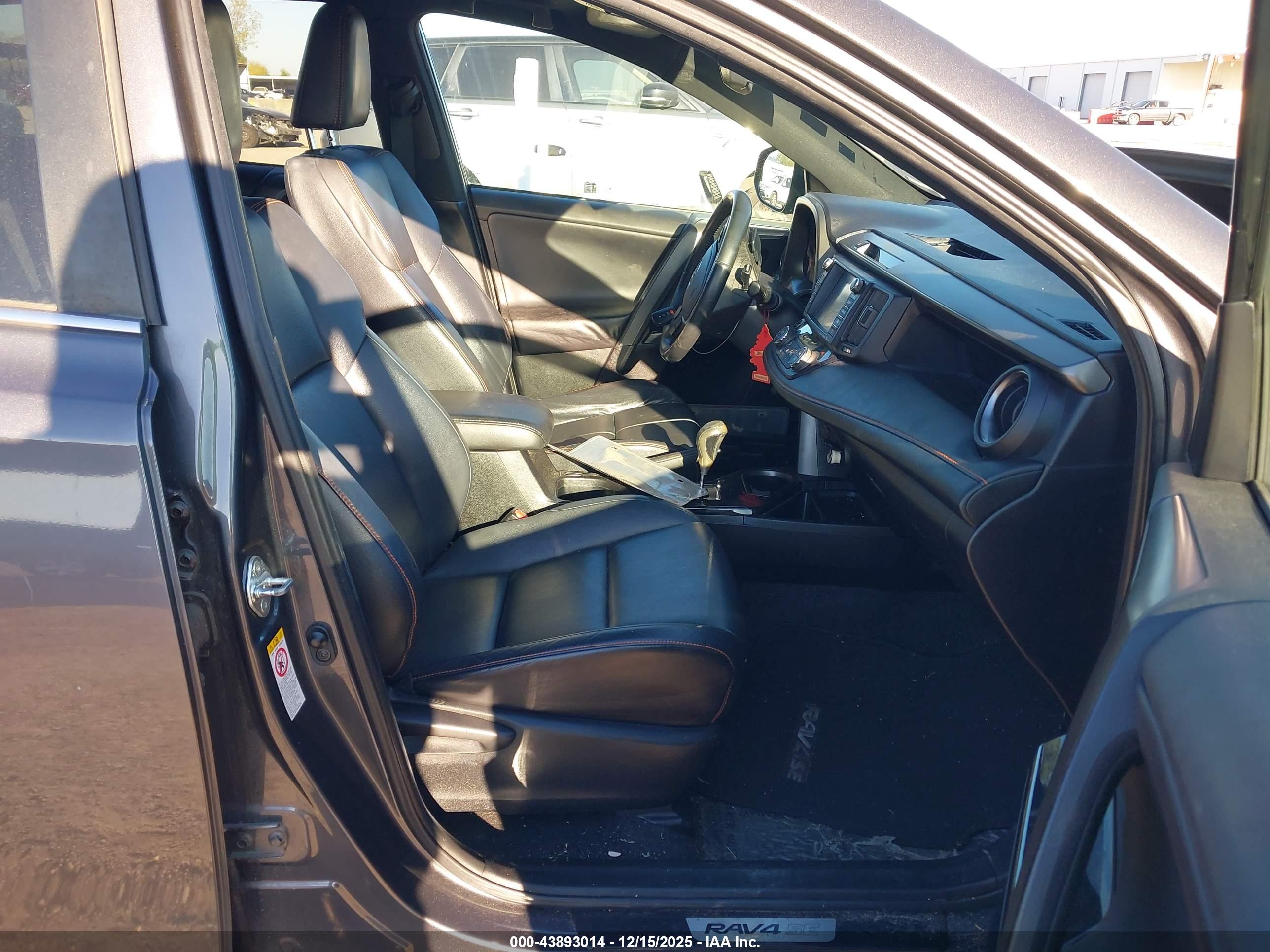 TOYOTA RAV4 image 5