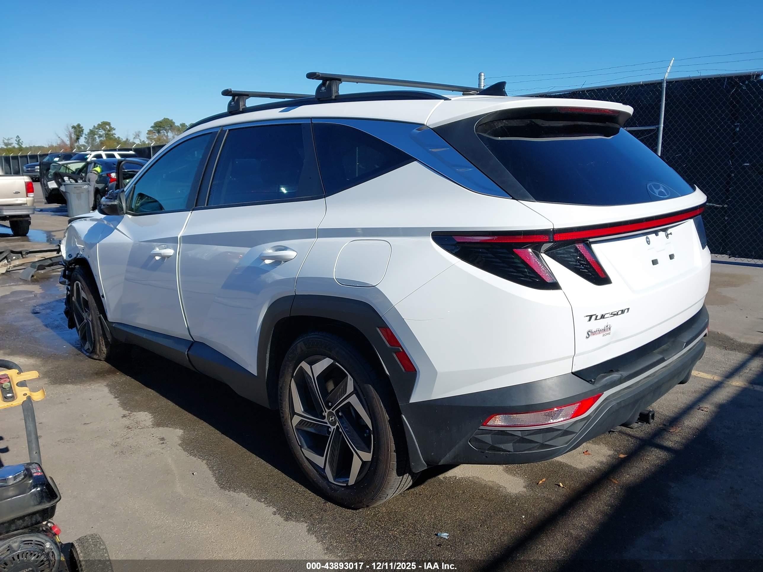HYUNDAI TUCSON image 3