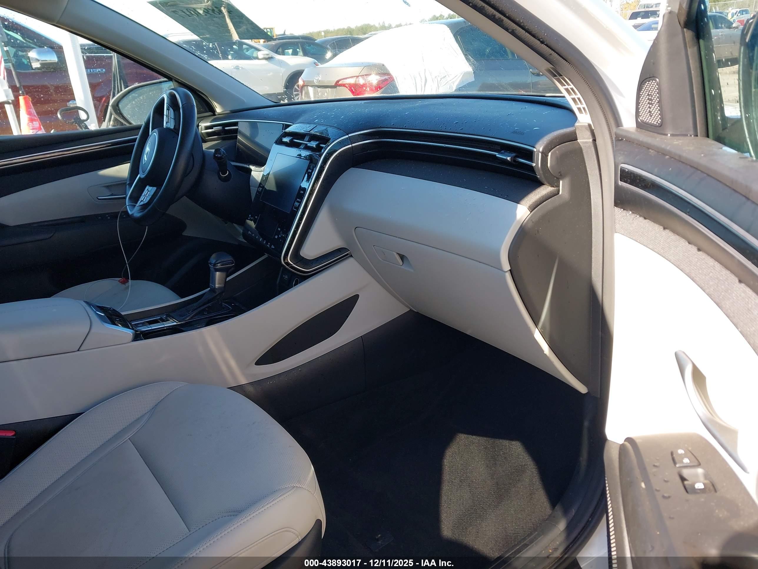 HYUNDAI TUCSON image 5