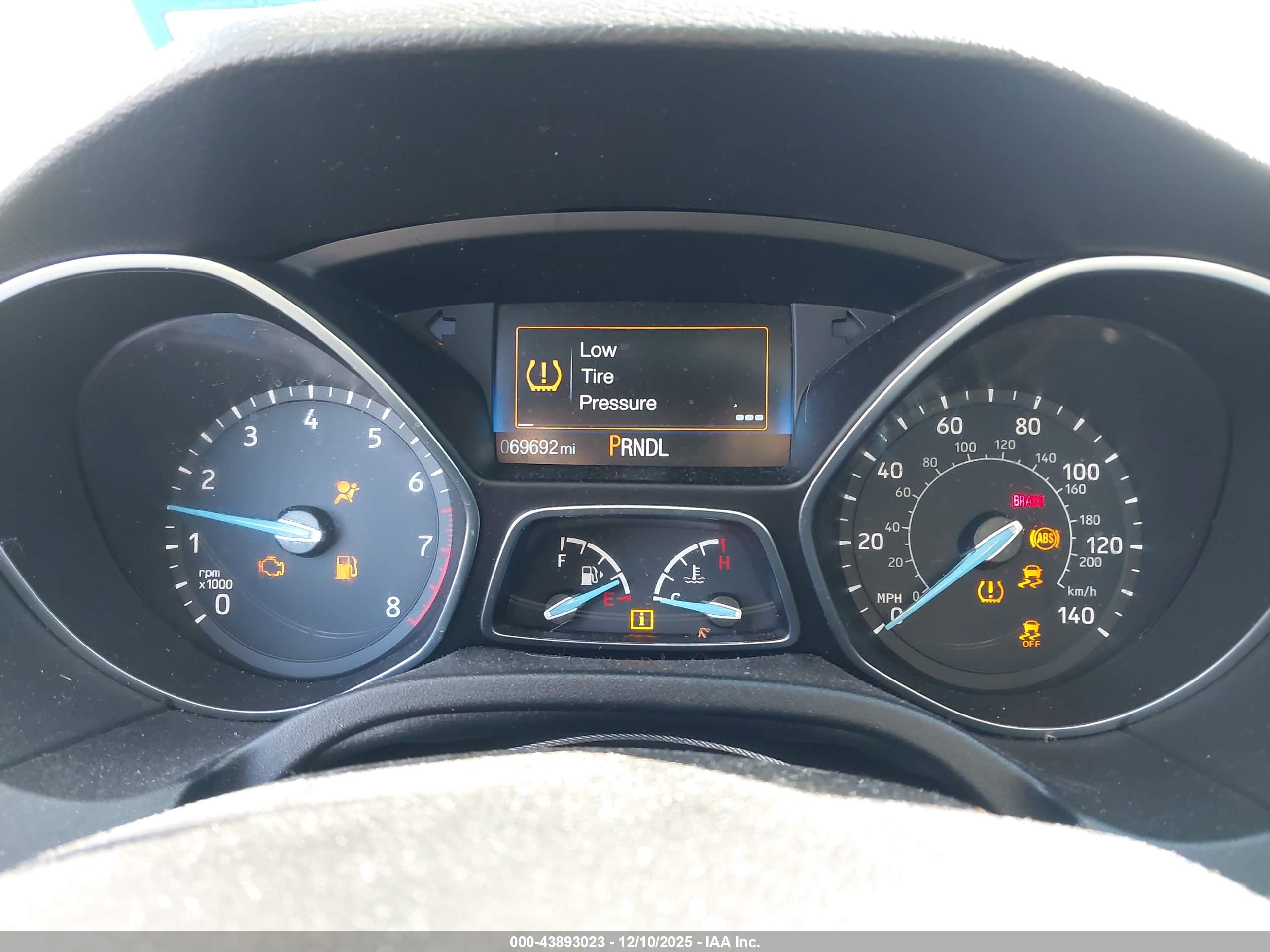 FORD FOCUS image 7