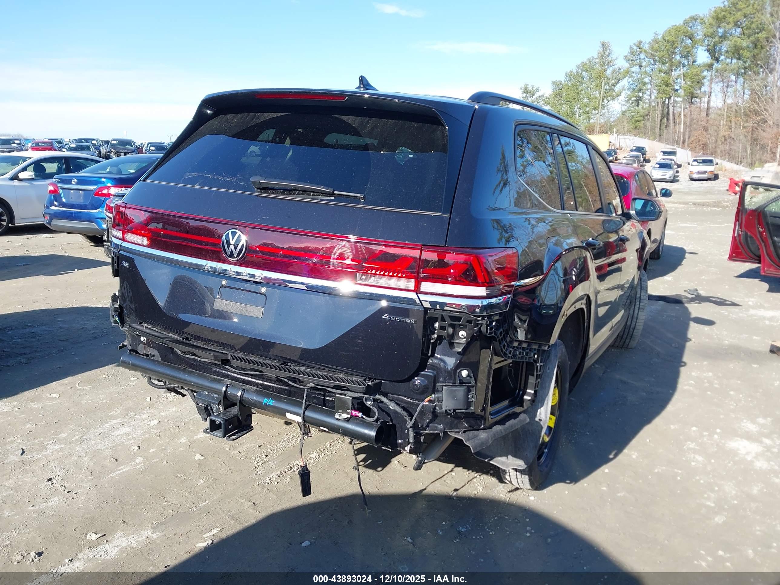 VOLKSWAGEN ATLAS image 4