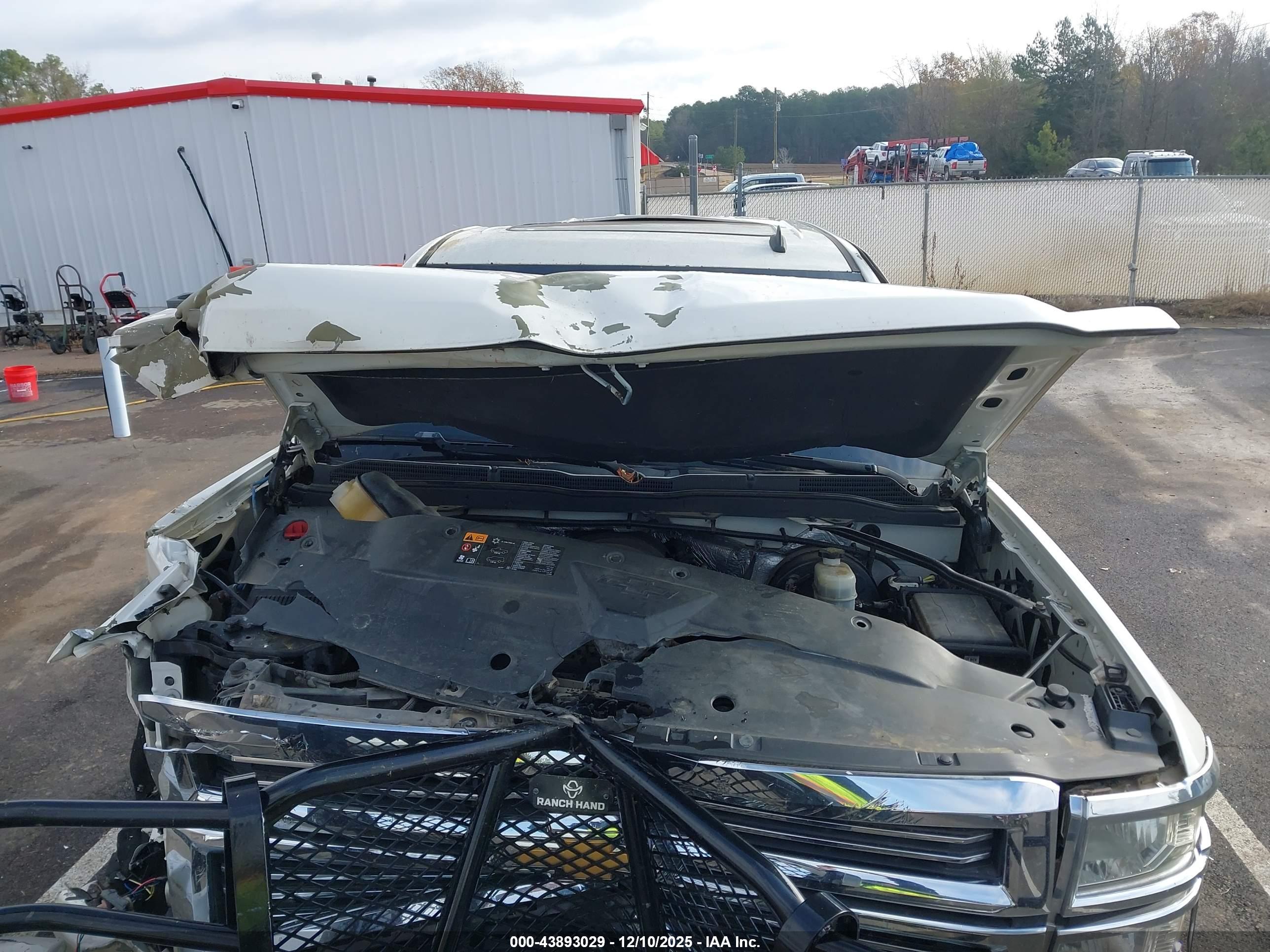 CHEVROLET SILVERADO image 10