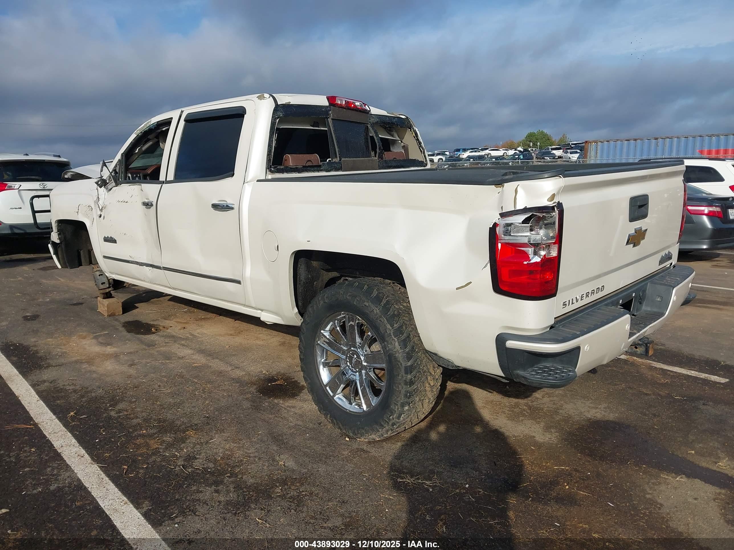 CHEVROLET SILVERADO image 3