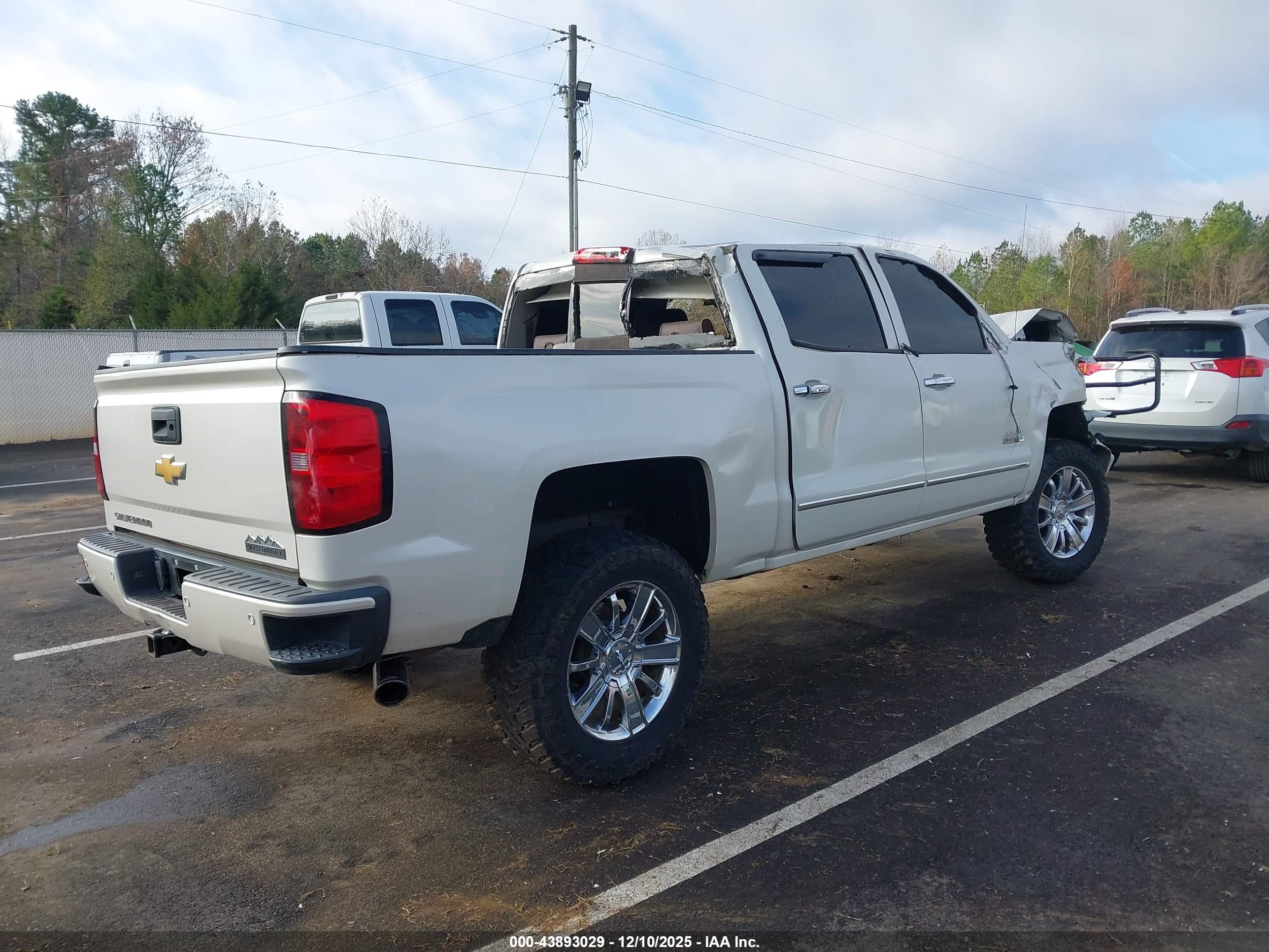 CHEVROLET SILVERADO image 4