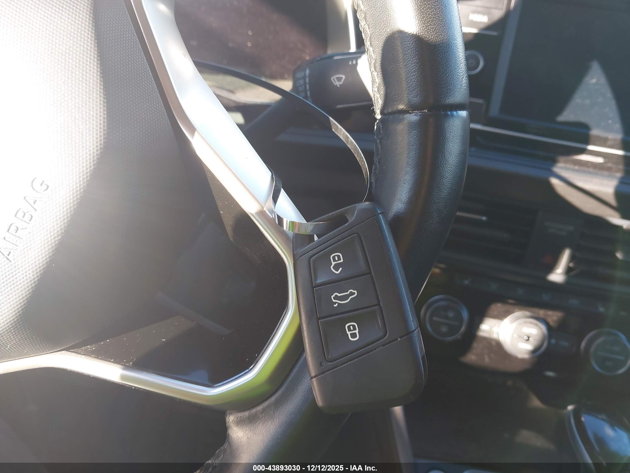 VOLKSWAGEN JETTA image 11