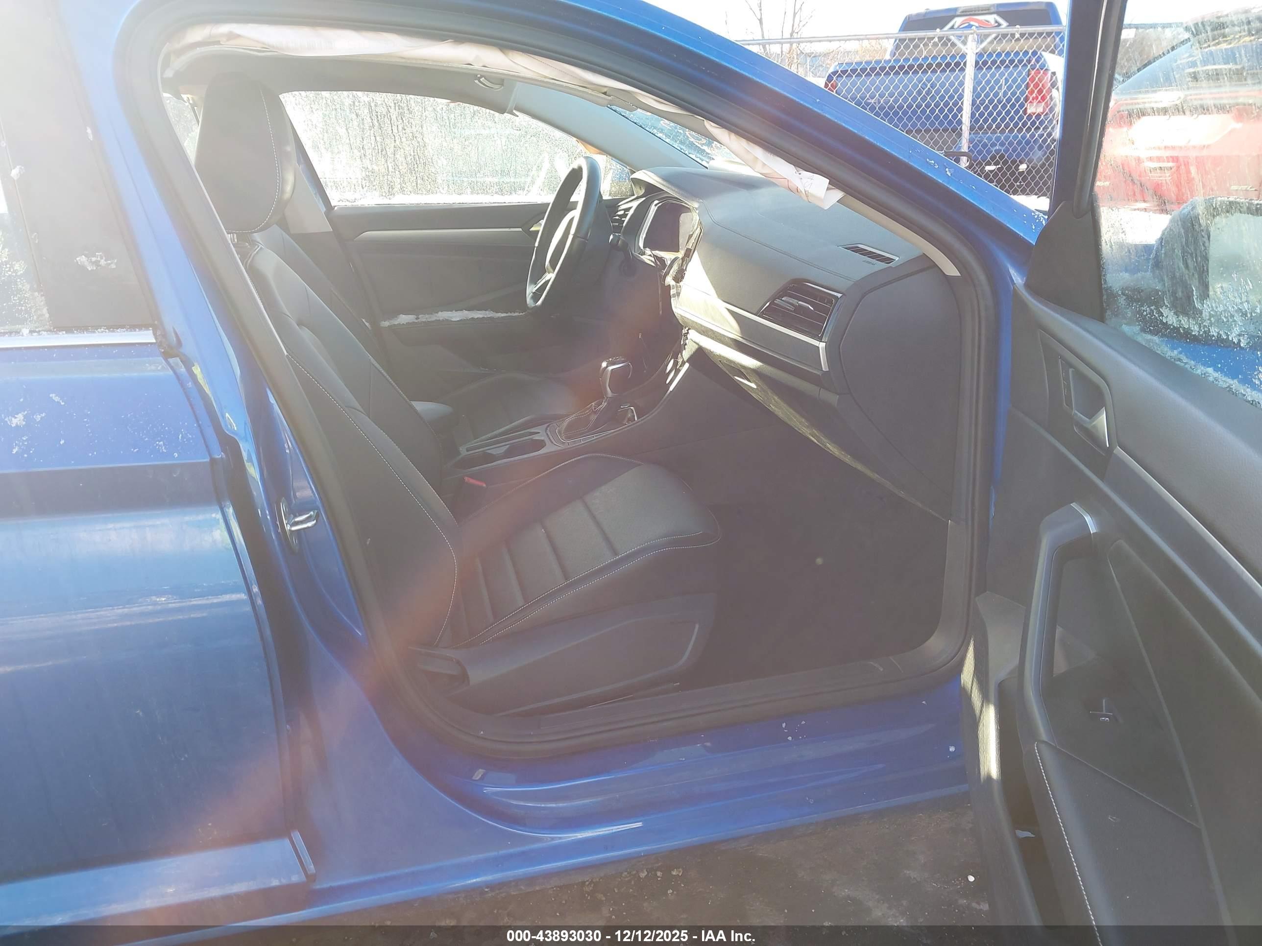 VOLKSWAGEN JETTA image 5