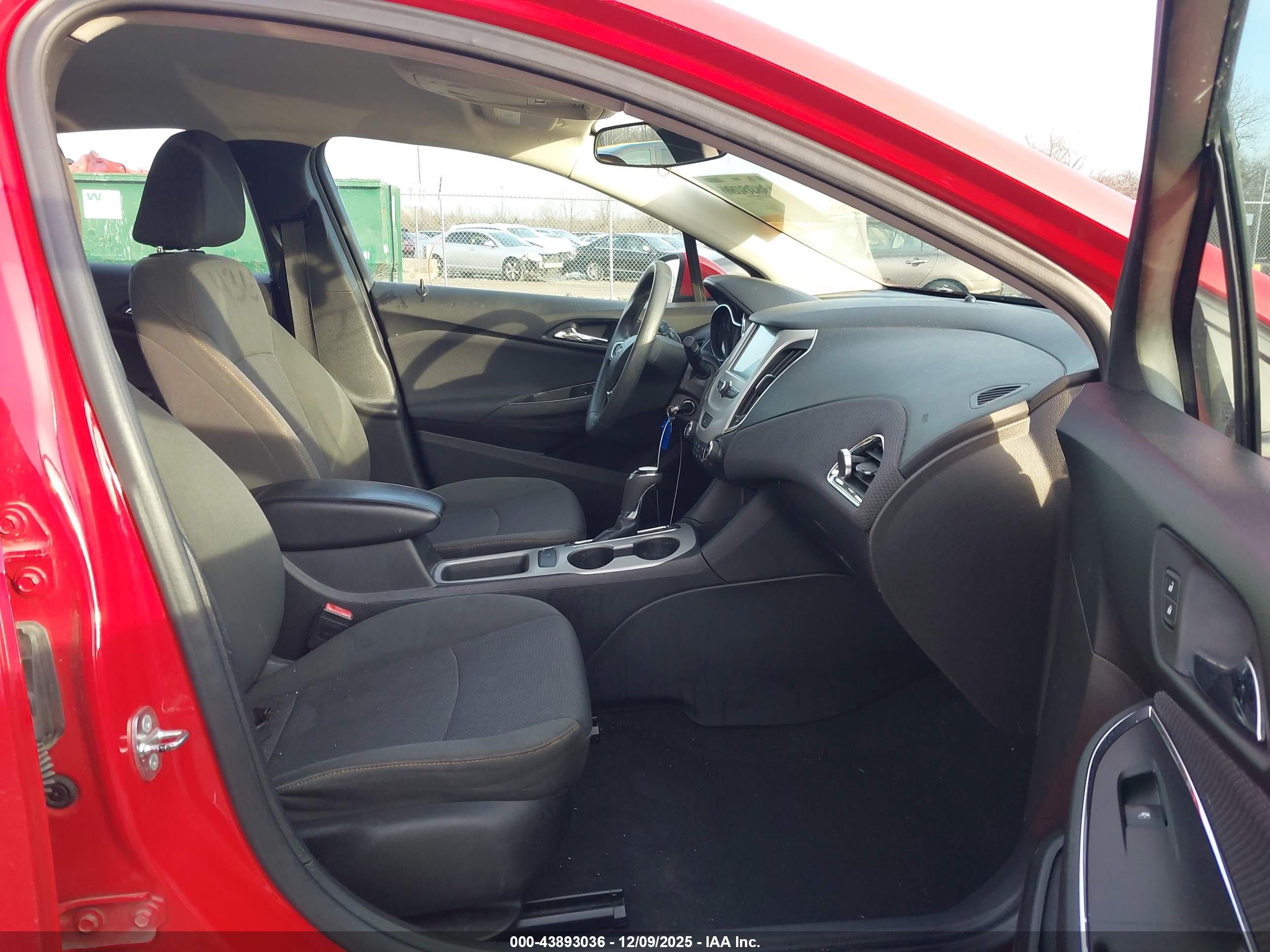 CHEVROLET CRUZE image 5