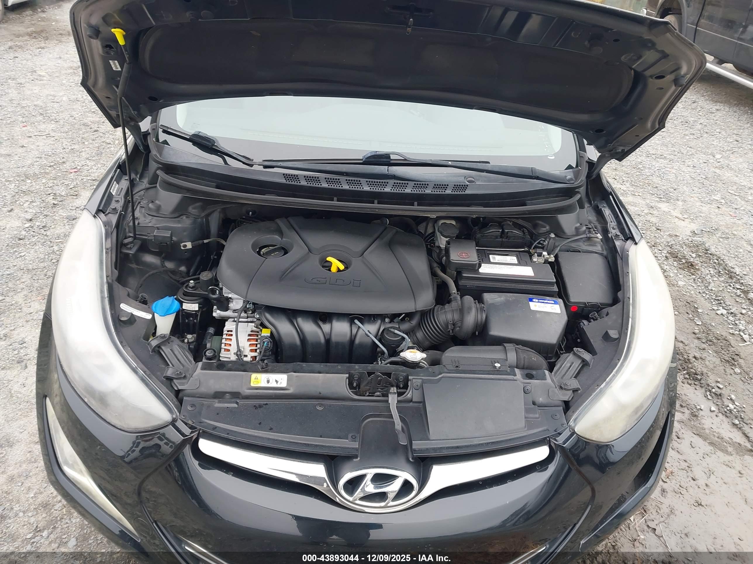 HYUNDAI ELANTRA image 10