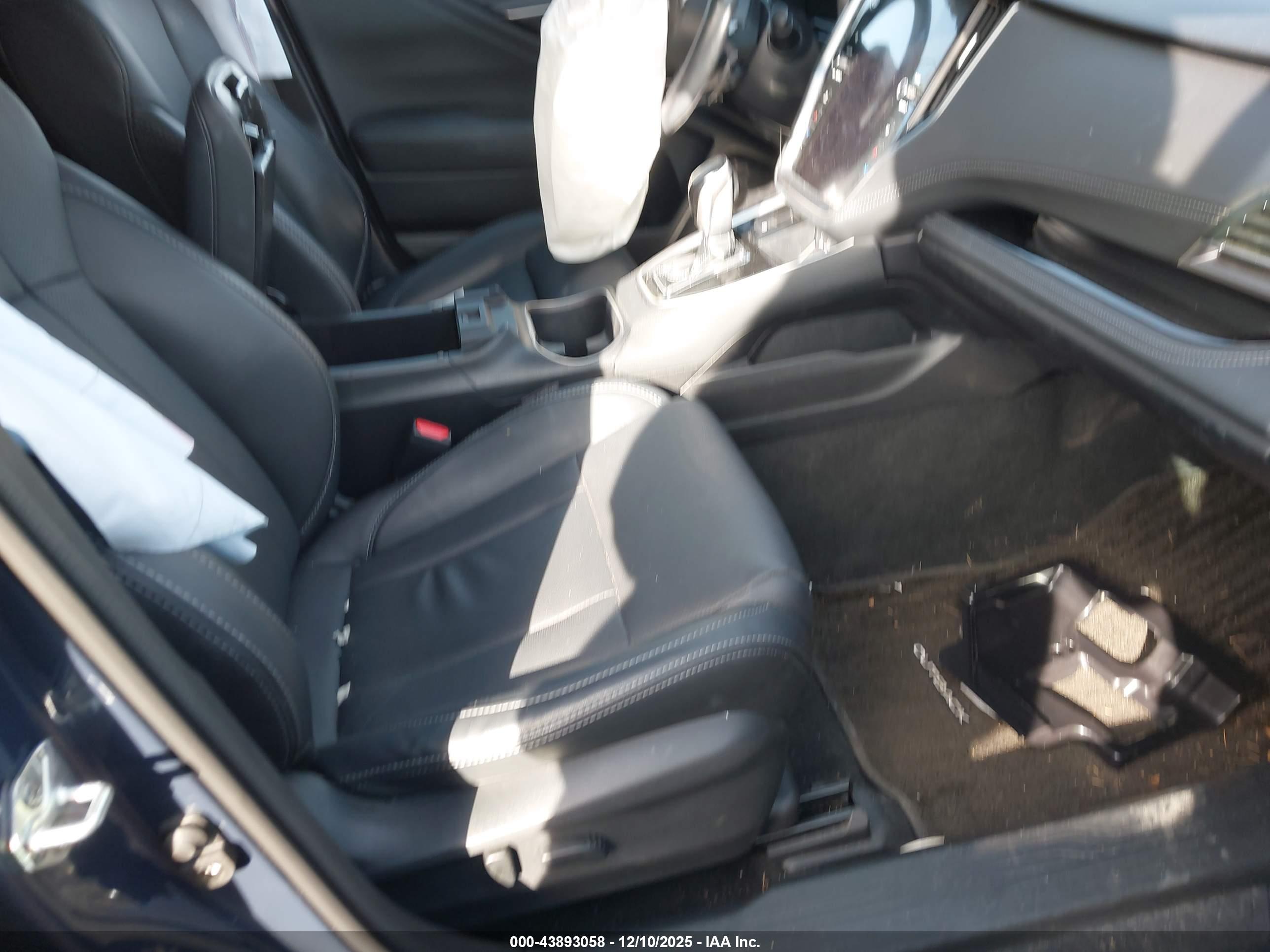 SUBARU OUTBACK image 5