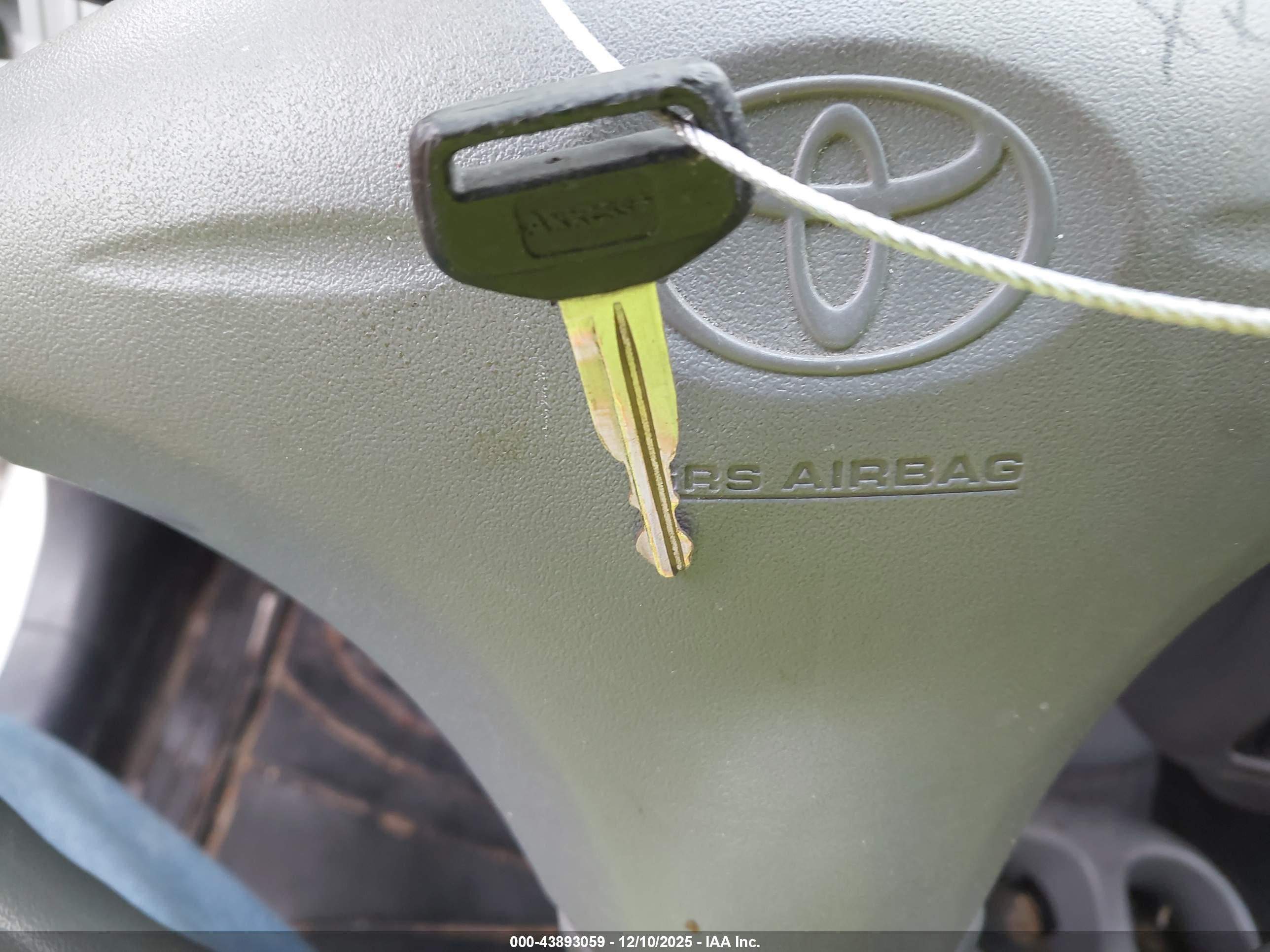 TOYOTA ECHO image 11