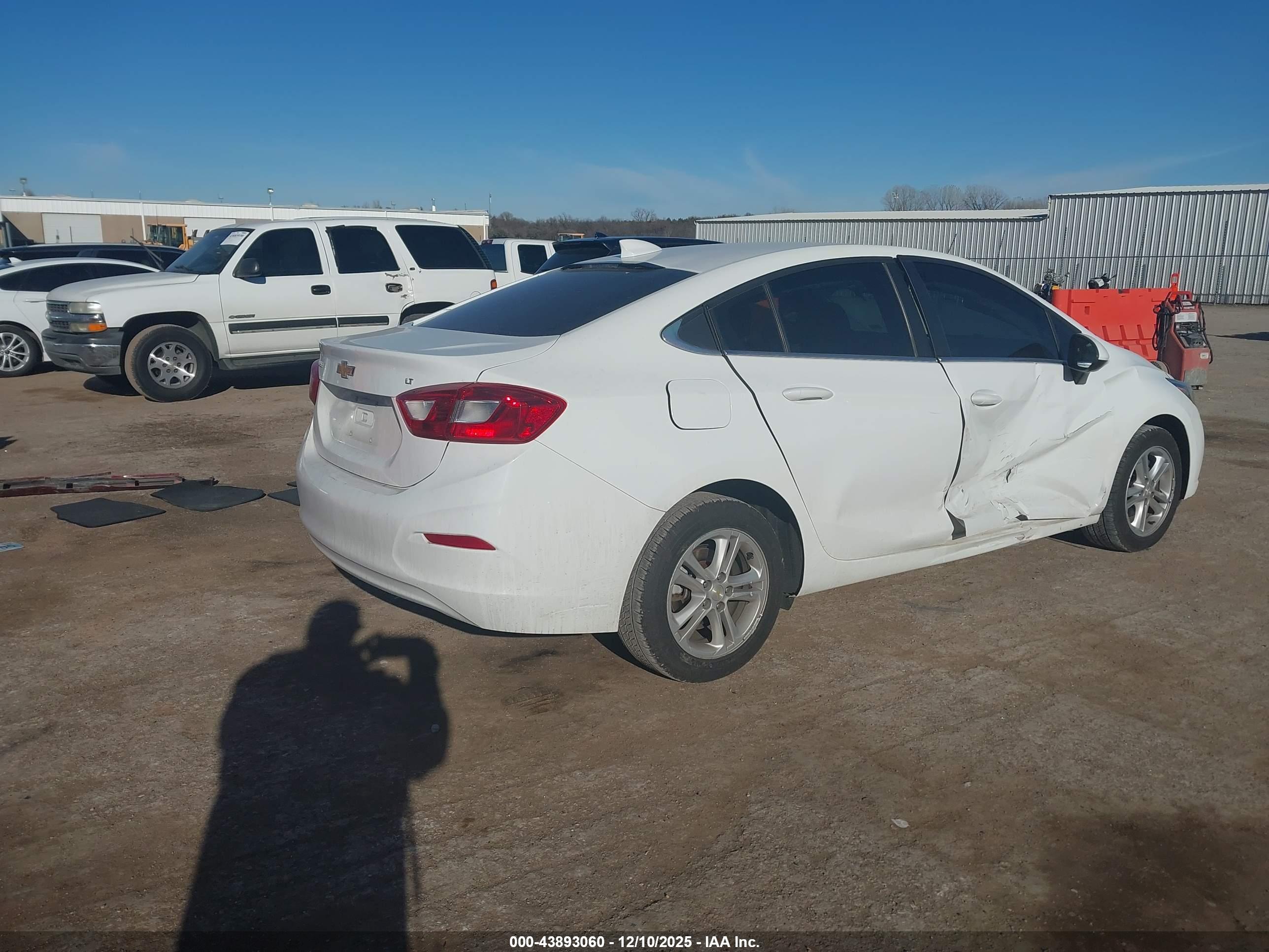 CHEVROLET CRUZE image 4