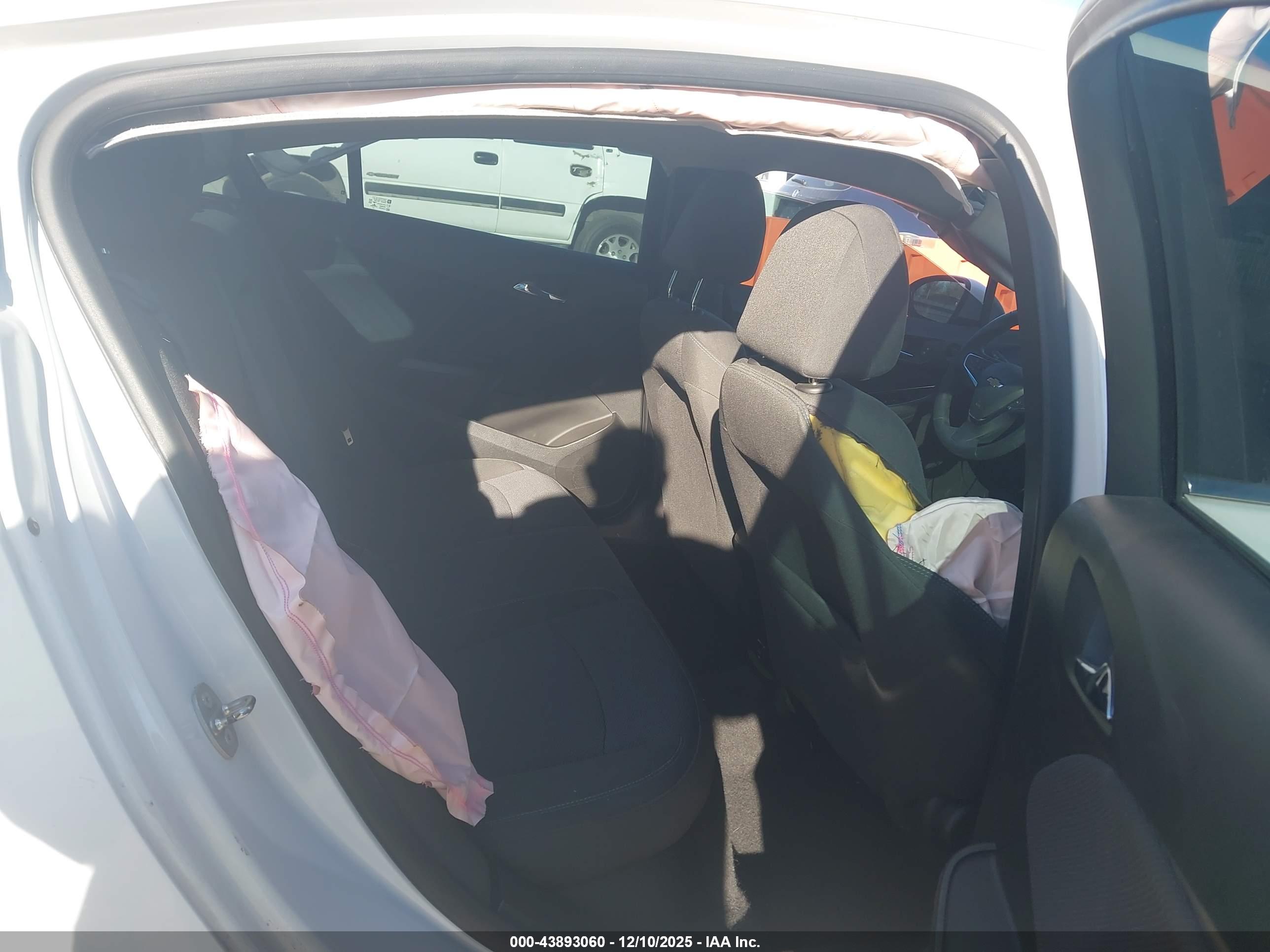 CHEVROLET CRUZE image 8