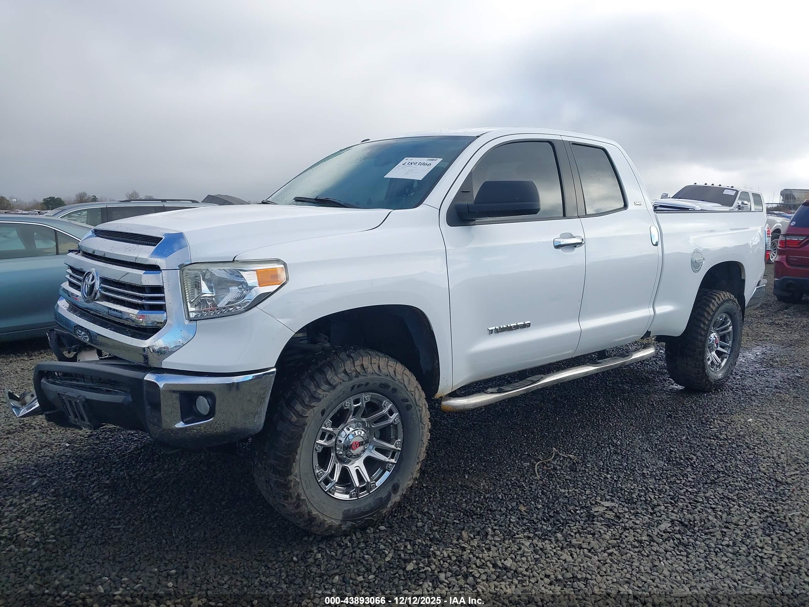 TOYOTA TUNDRA image 2