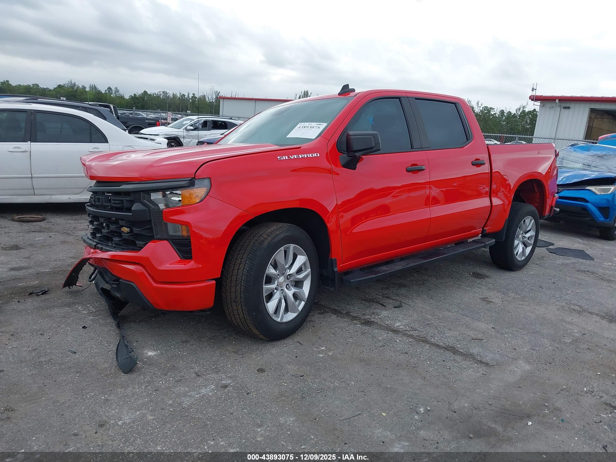CHEVROLET SILVERADO image 2