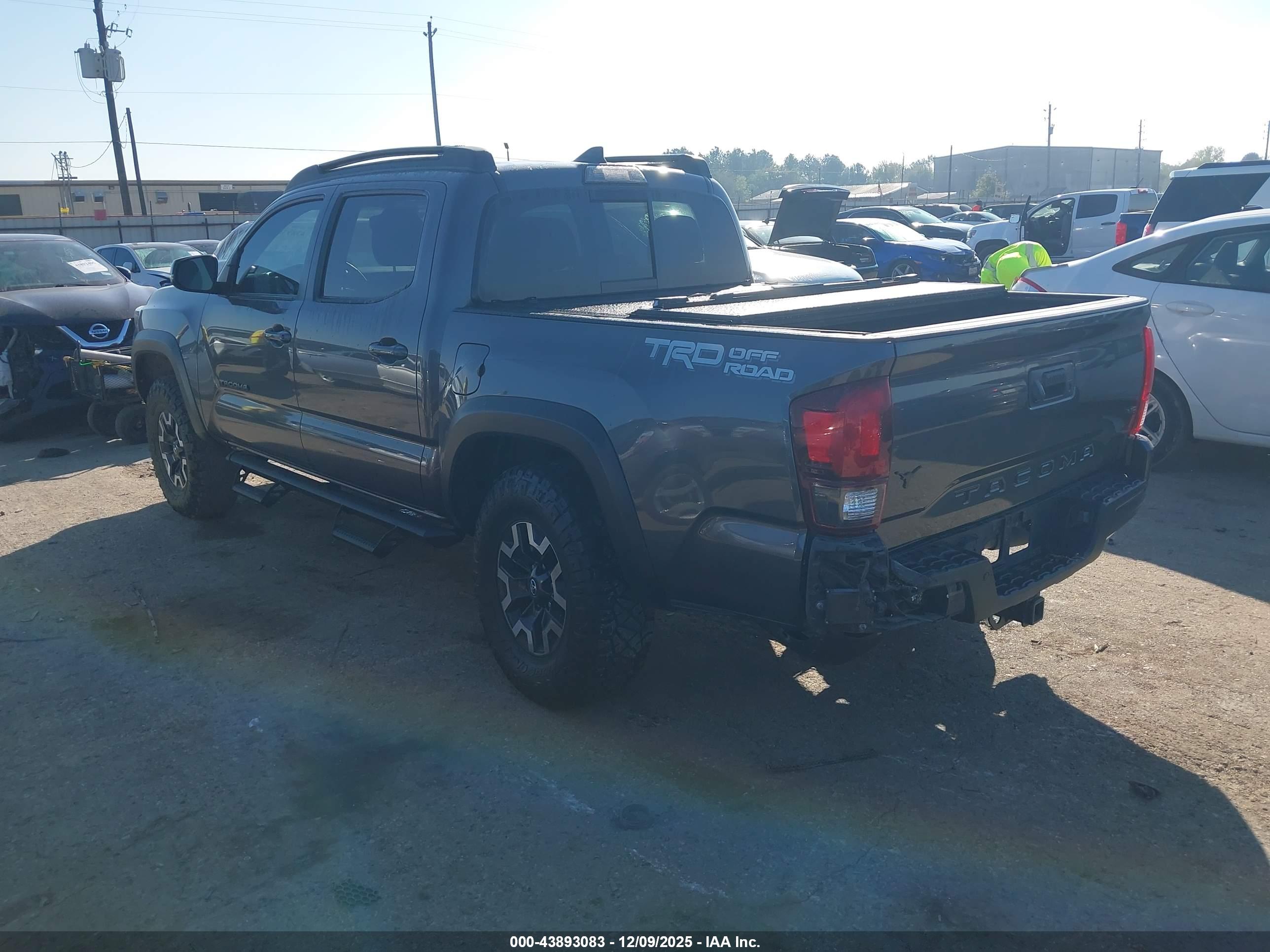 TOYOTA TACOMA image 3