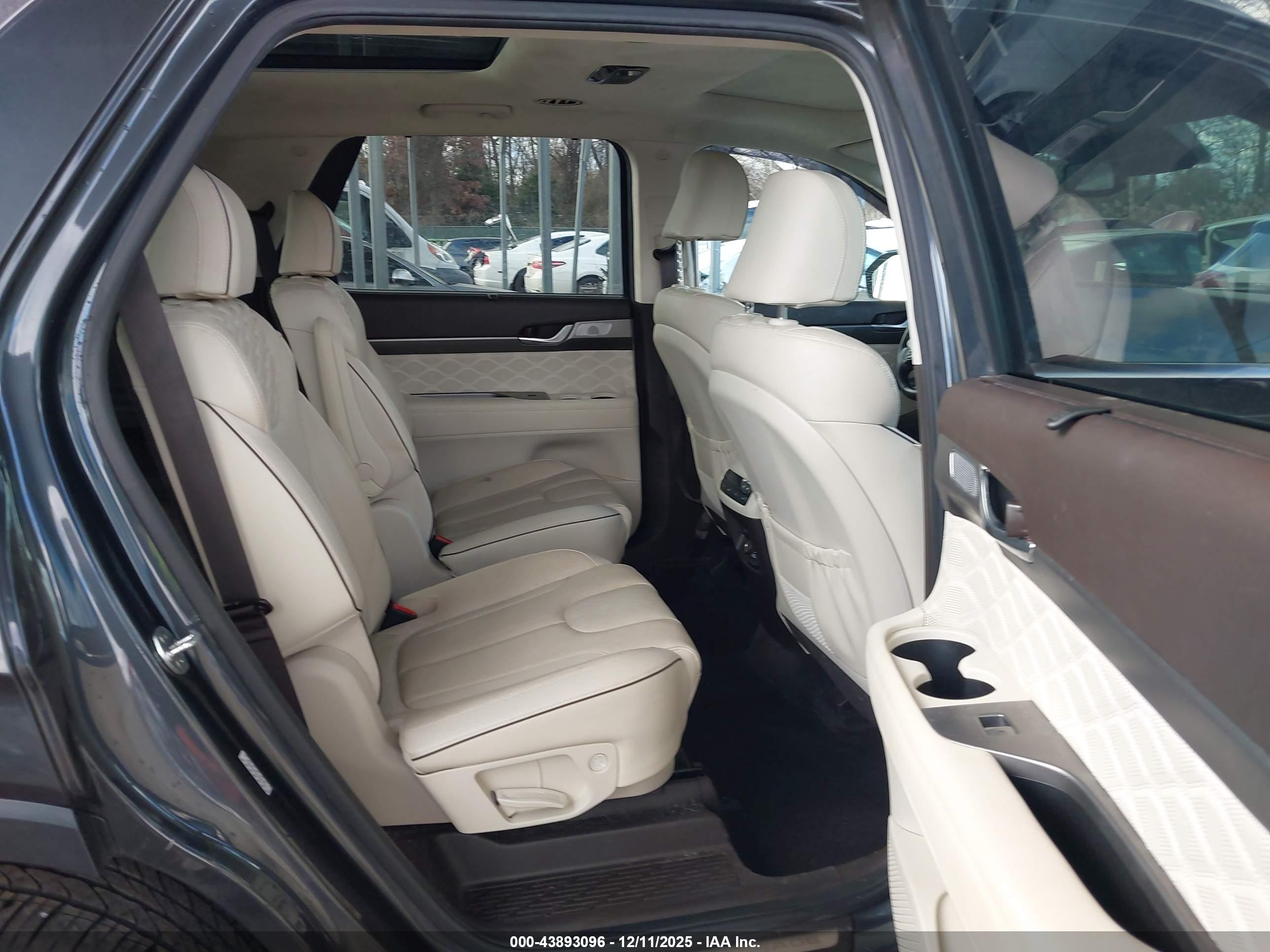 HYUNDAI PALISADE image 8
