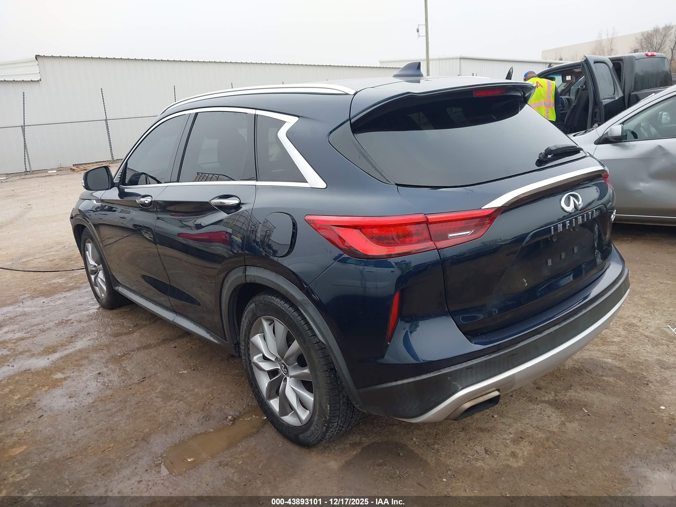 INFINITI QX50 image 3