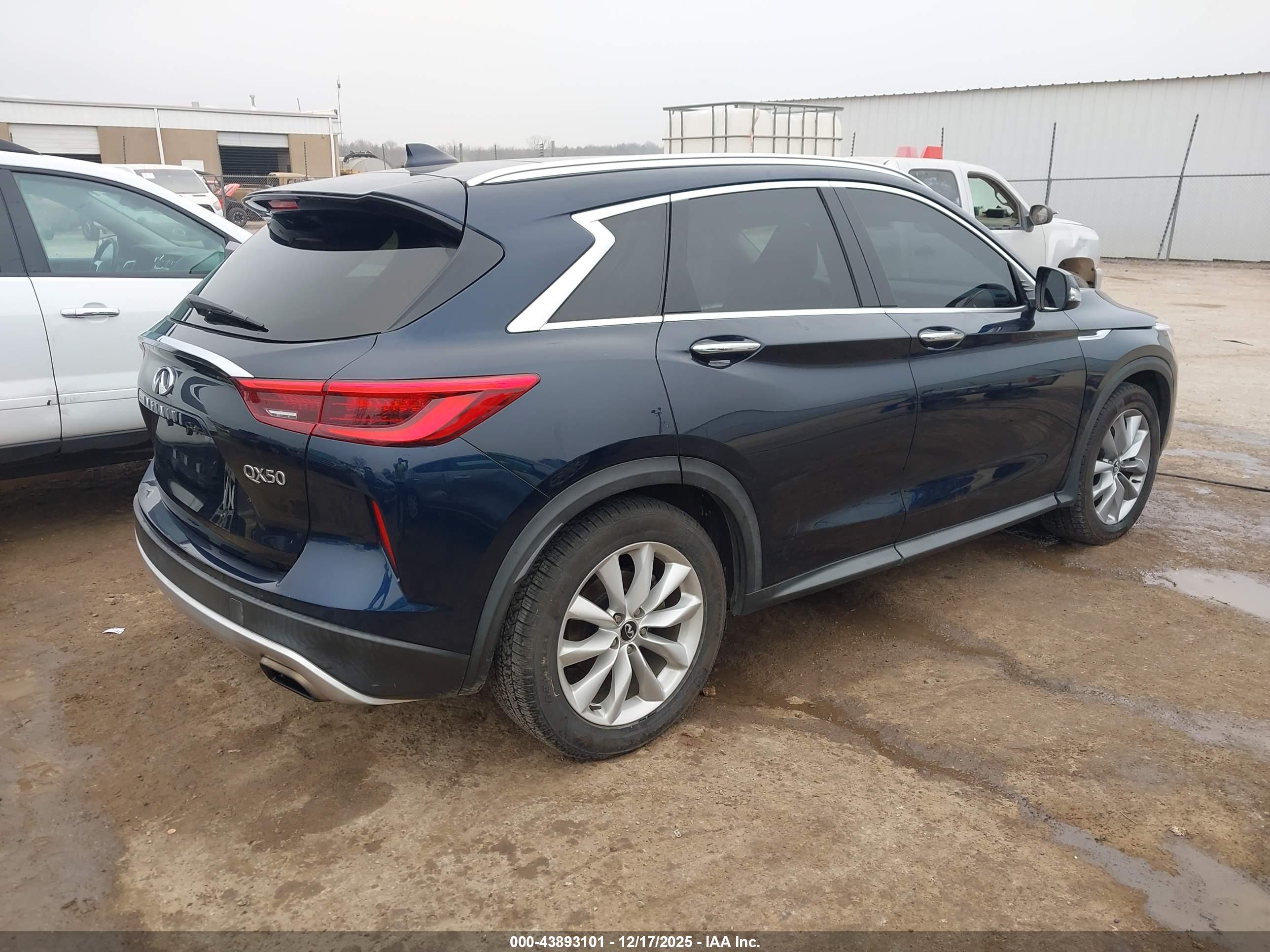INFINITI QX50 image 4