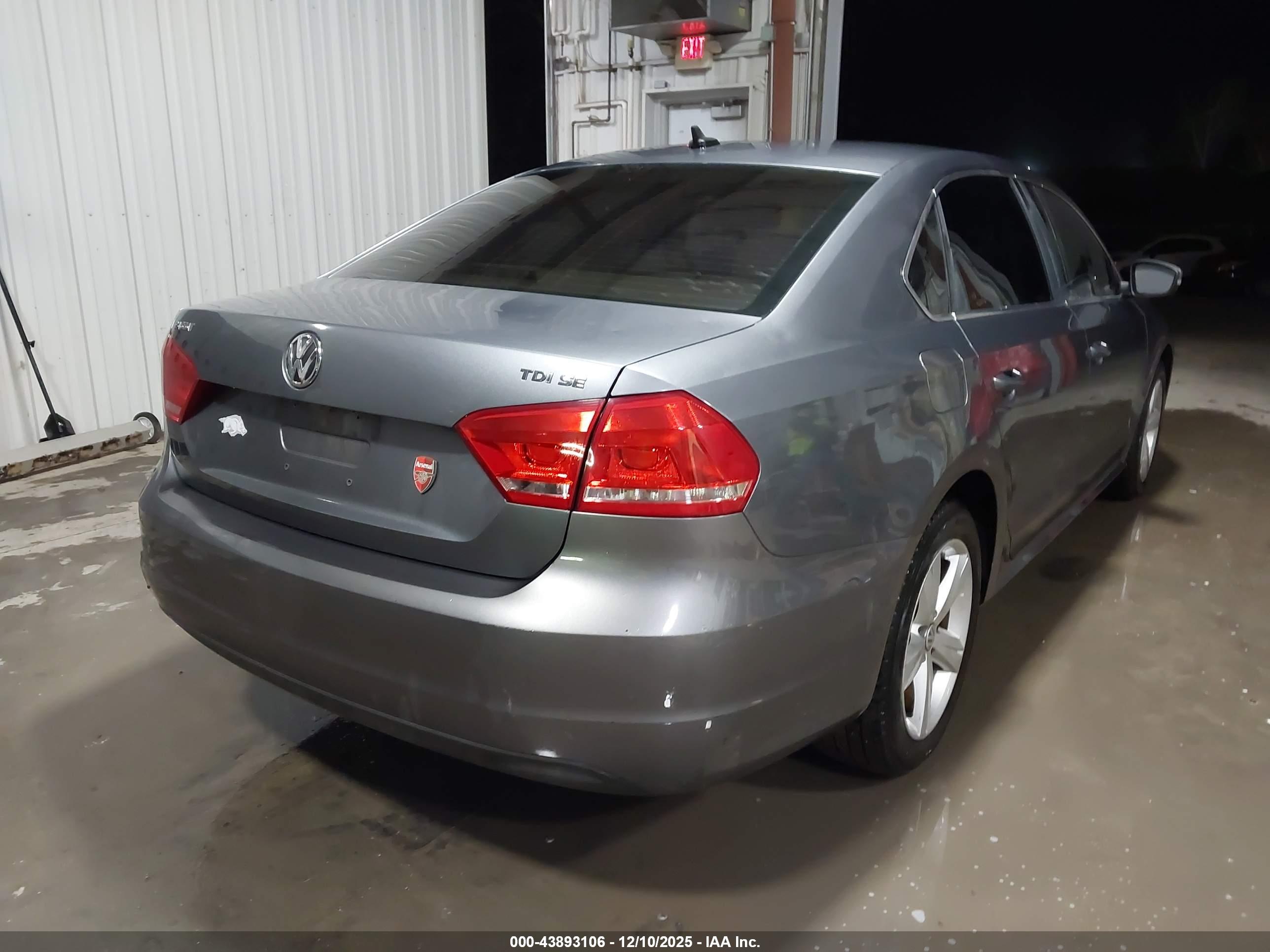 VOLKSWAGEN PASSAT image 4