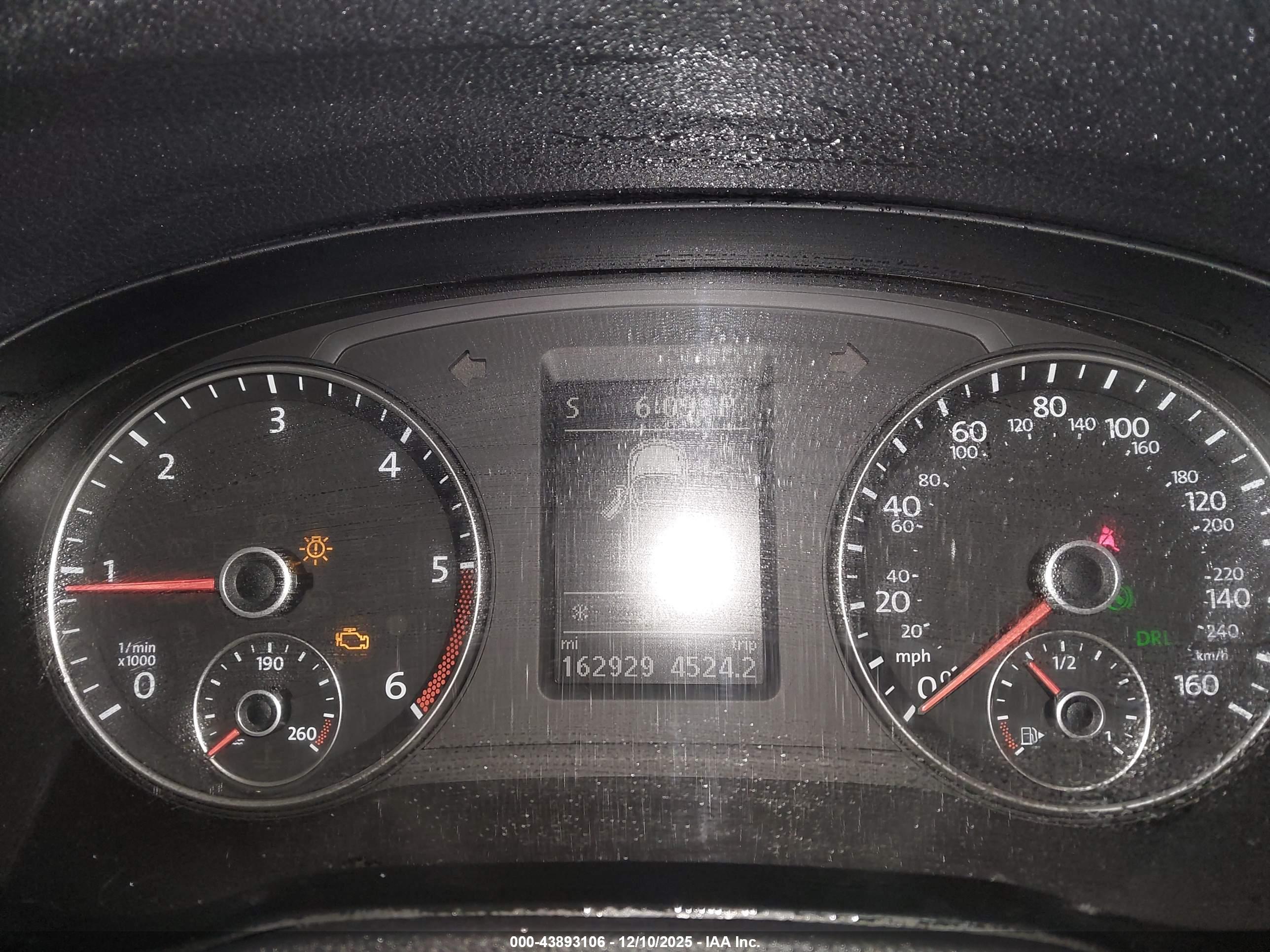 VOLKSWAGEN PASSAT image 7