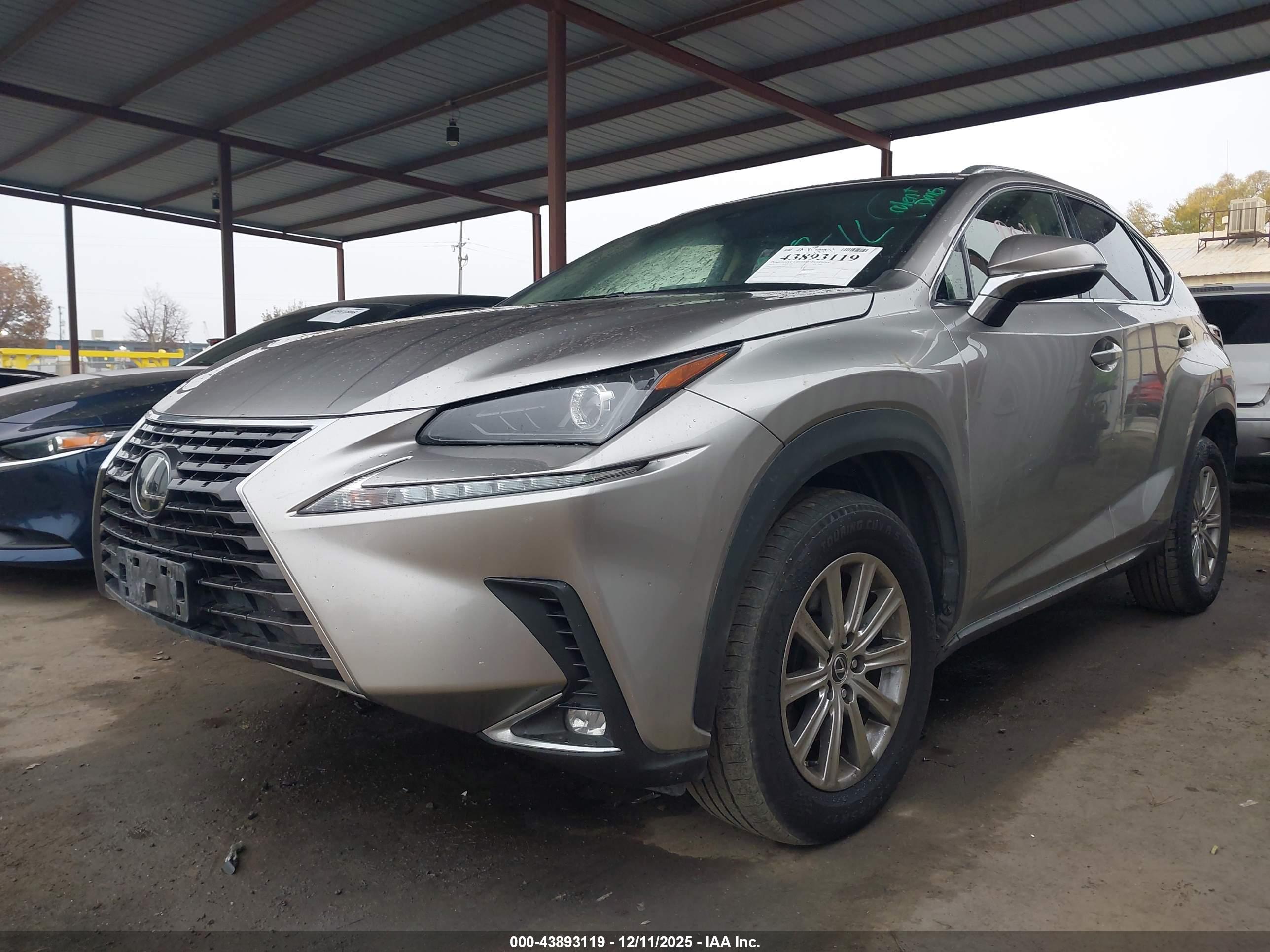 LEXUS NX image 2