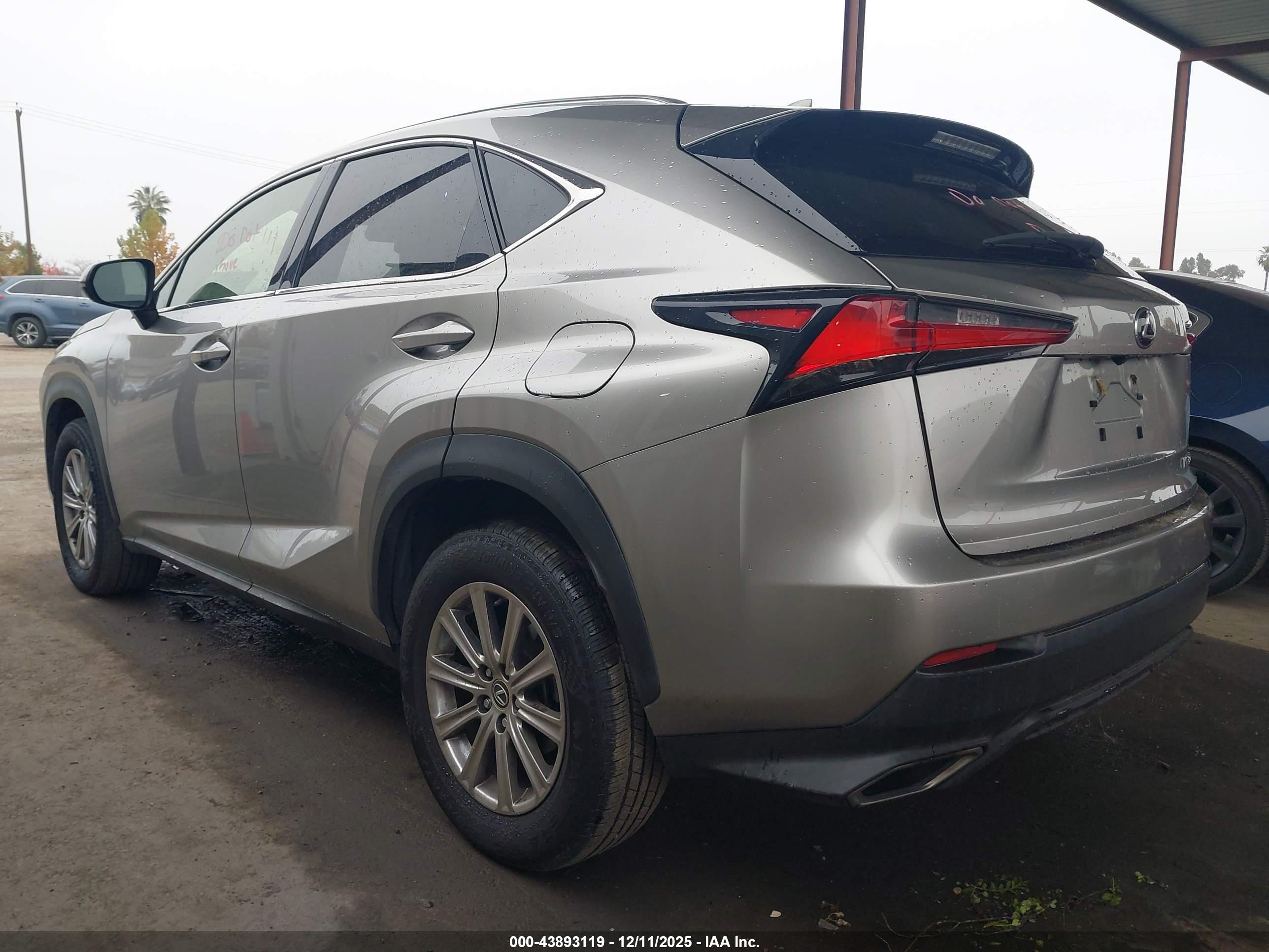 LEXUS NX image 3