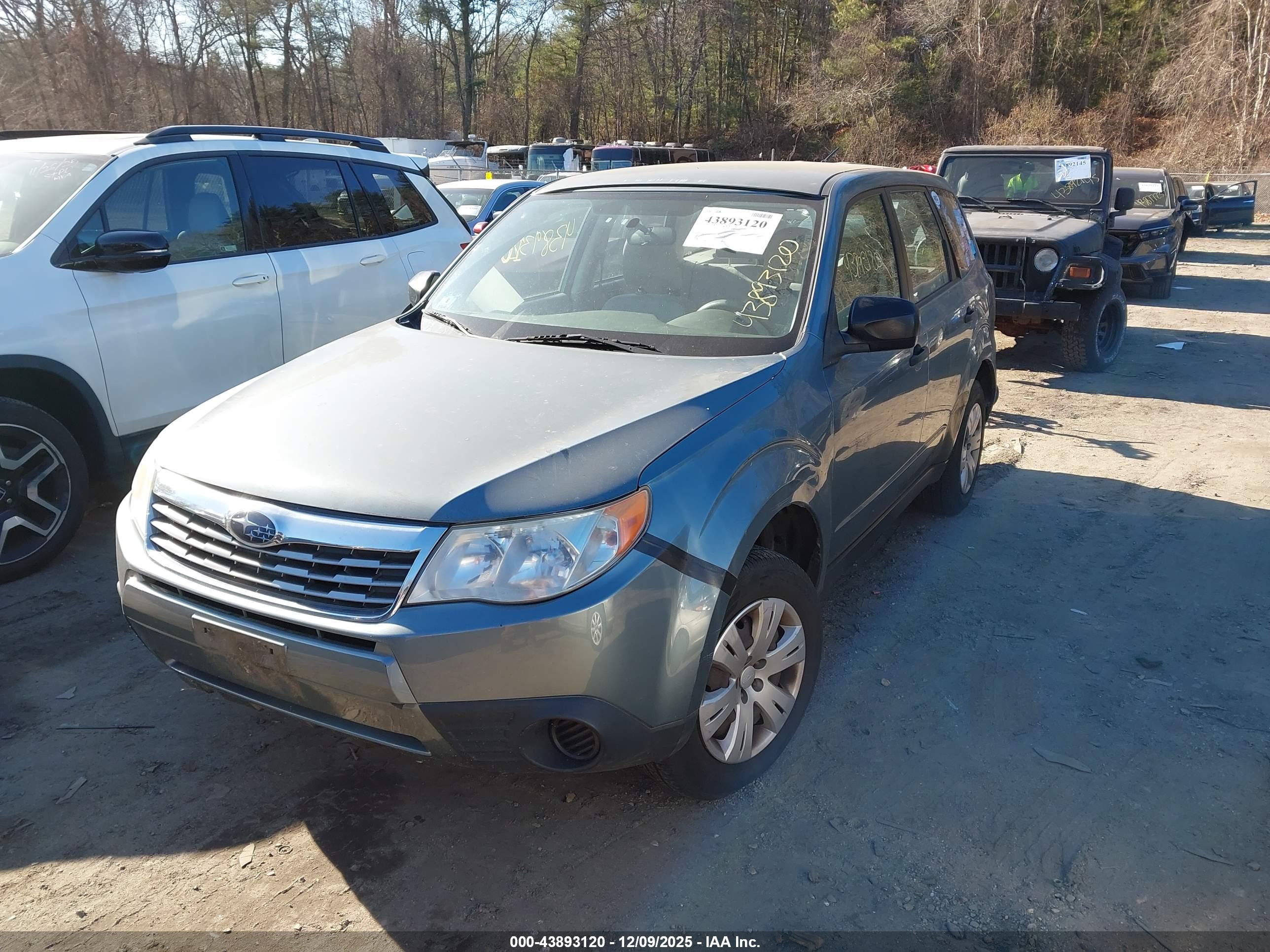 SUBARU FORESTER image 2