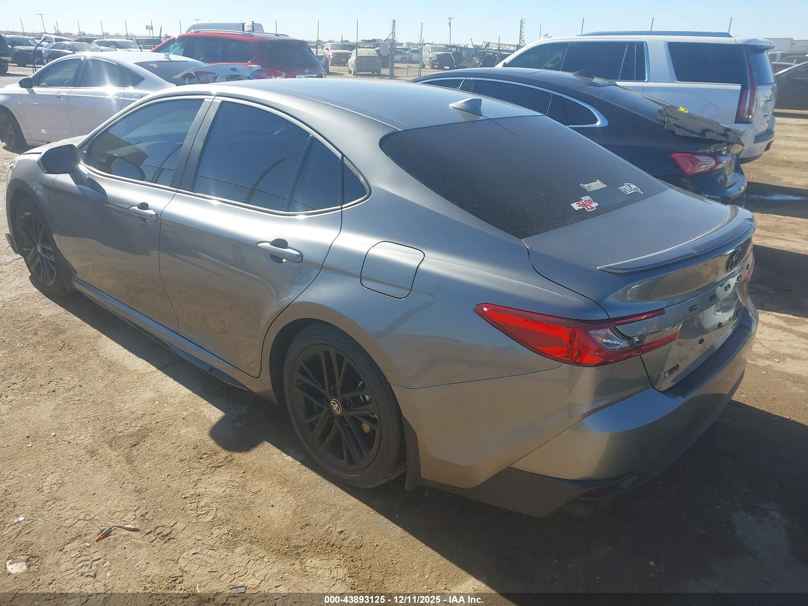 TOYOTA CAMRY image 3