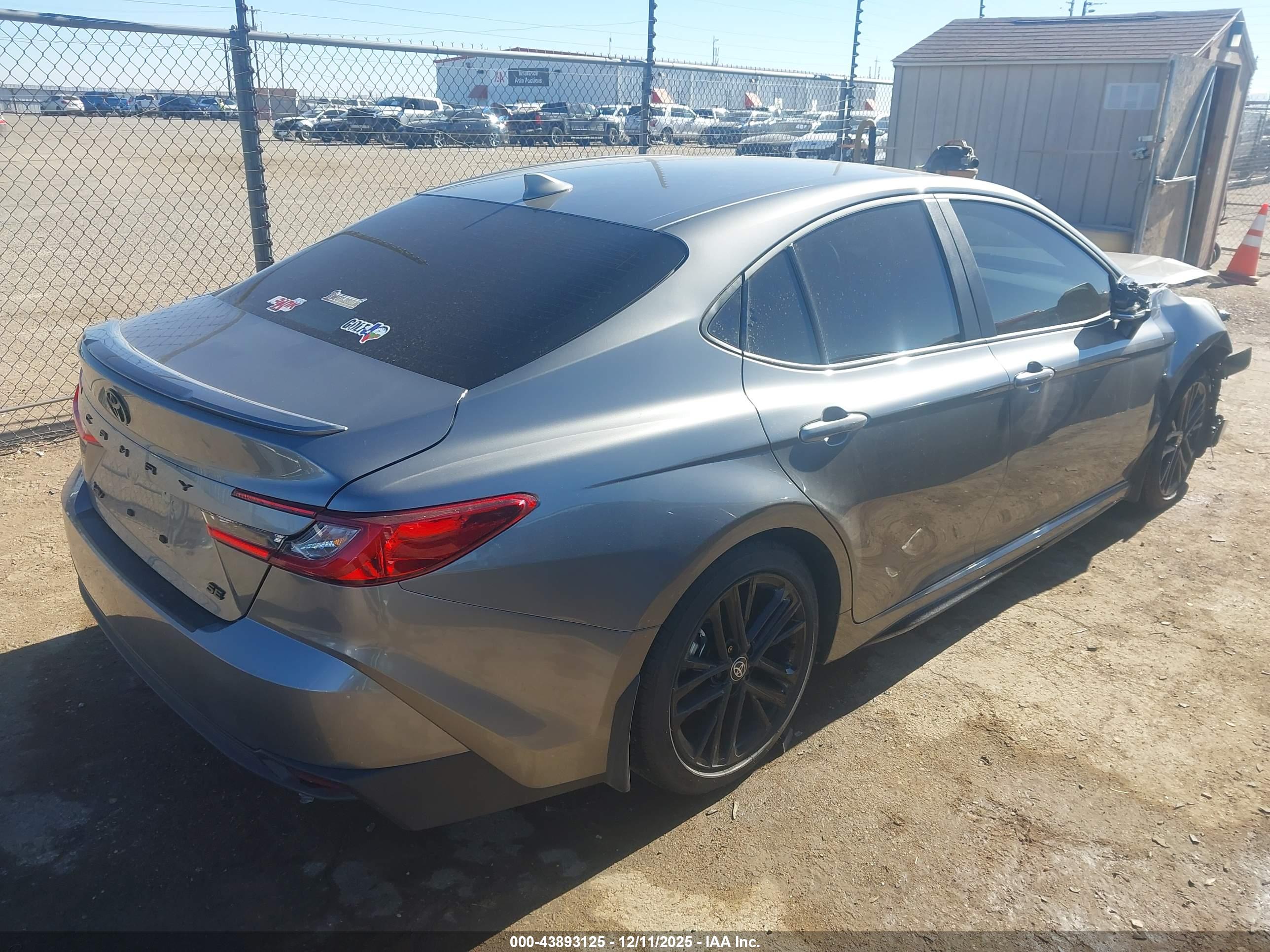TOYOTA CAMRY image 4