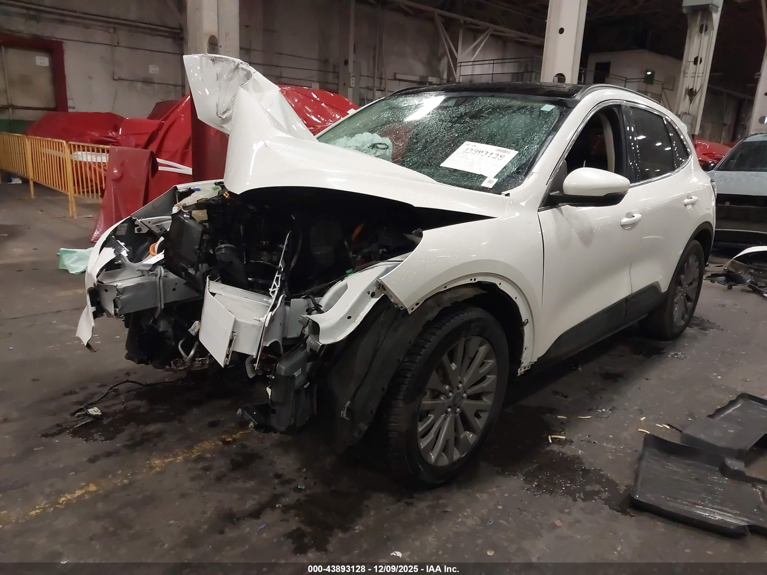 FORD ESCAPE image 2