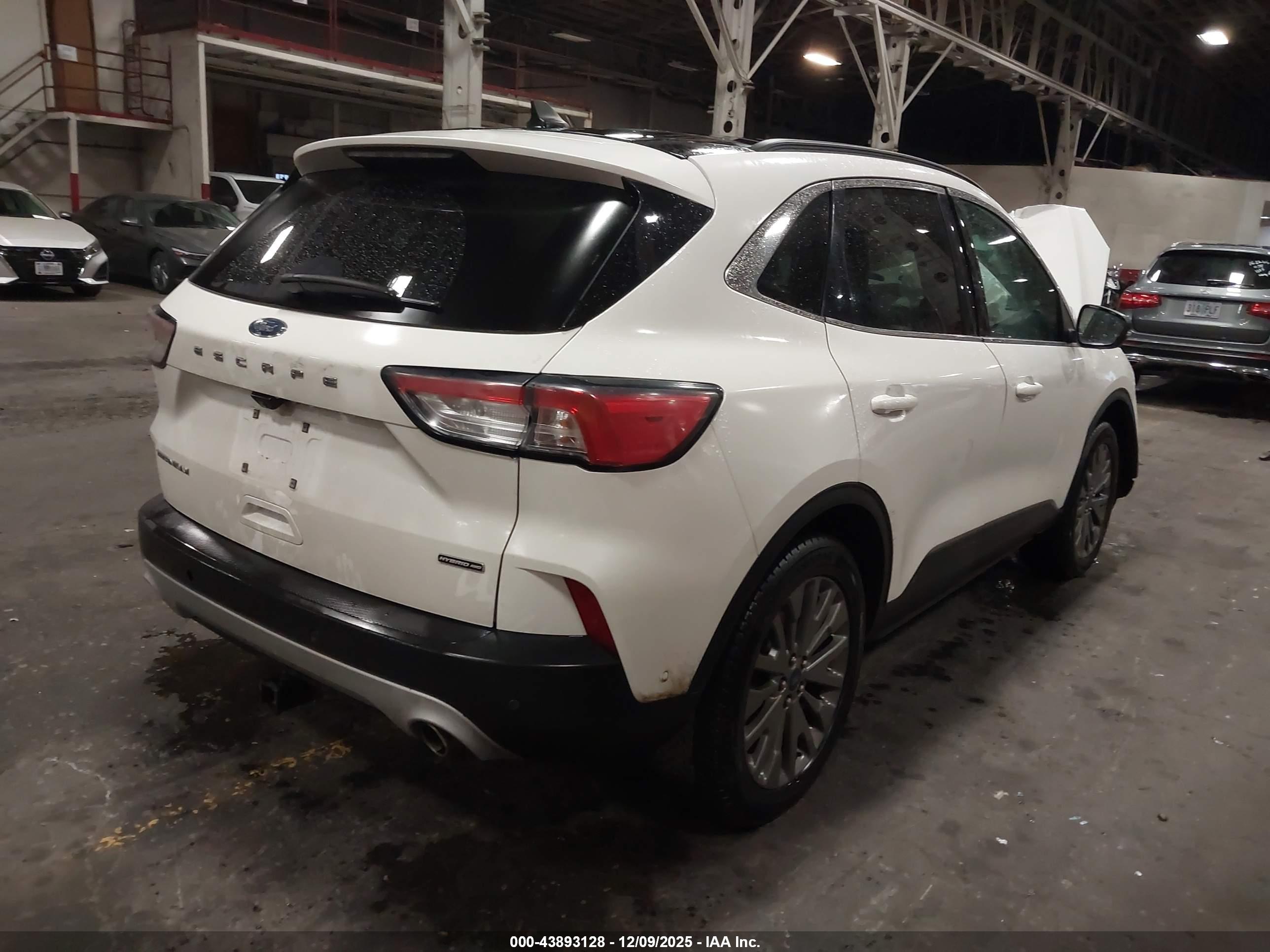 FORD ESCAPE image 4