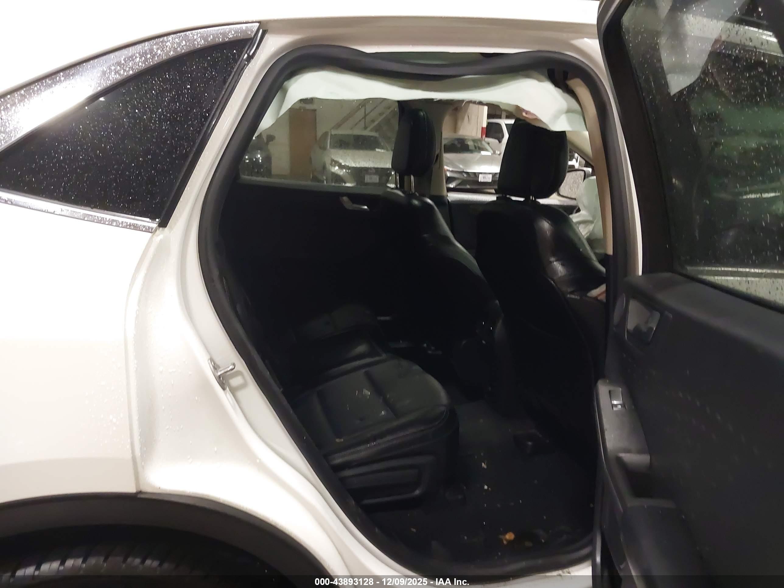 FORD ESCAPE image 8