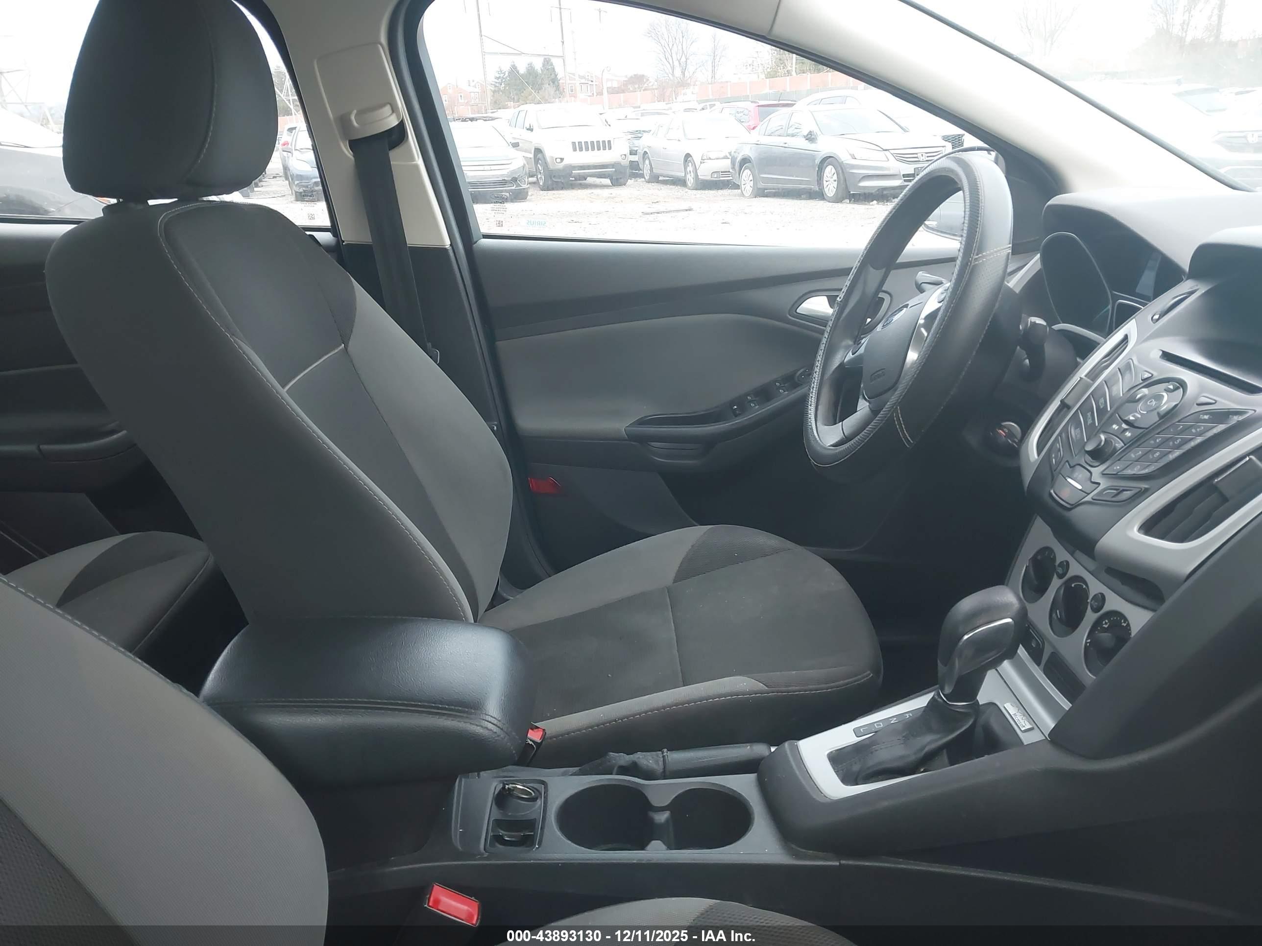 FORD FOCUS image 5