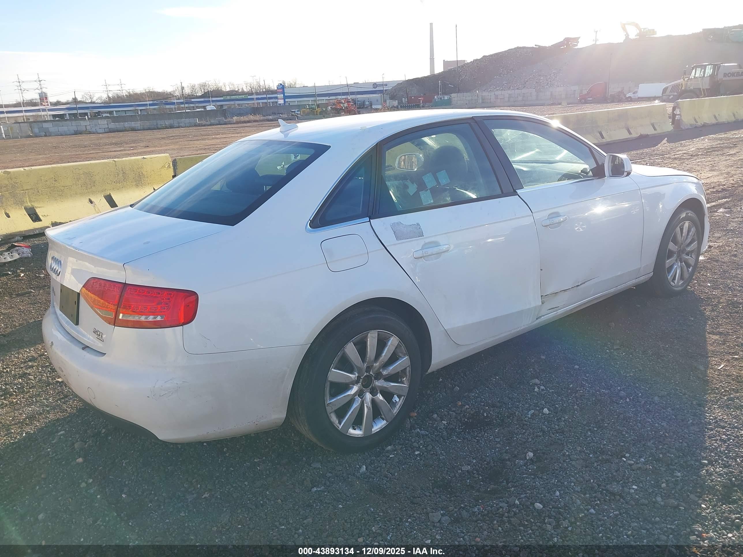 AUDI A4 image 4