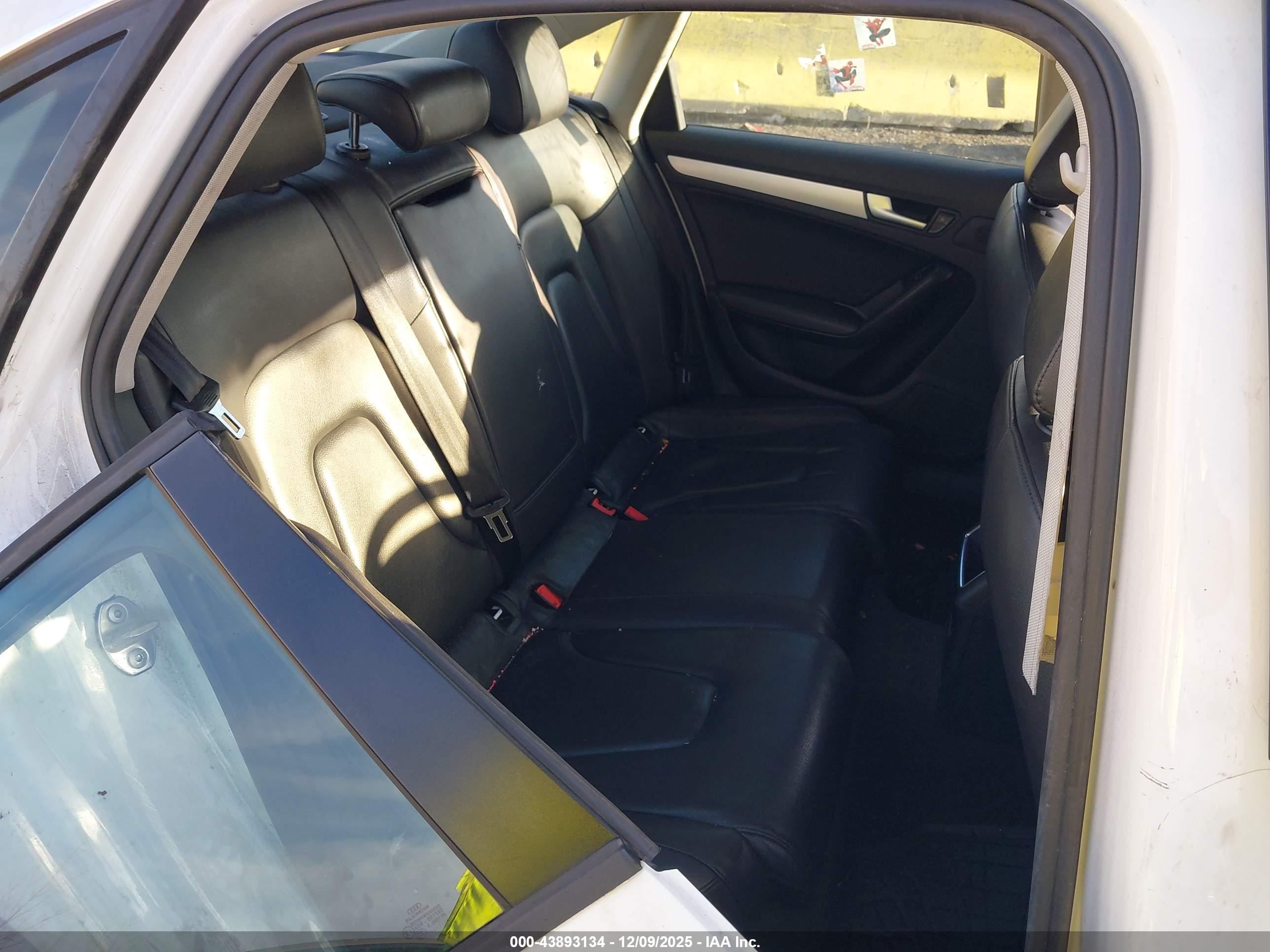 AUDI A4 image 8