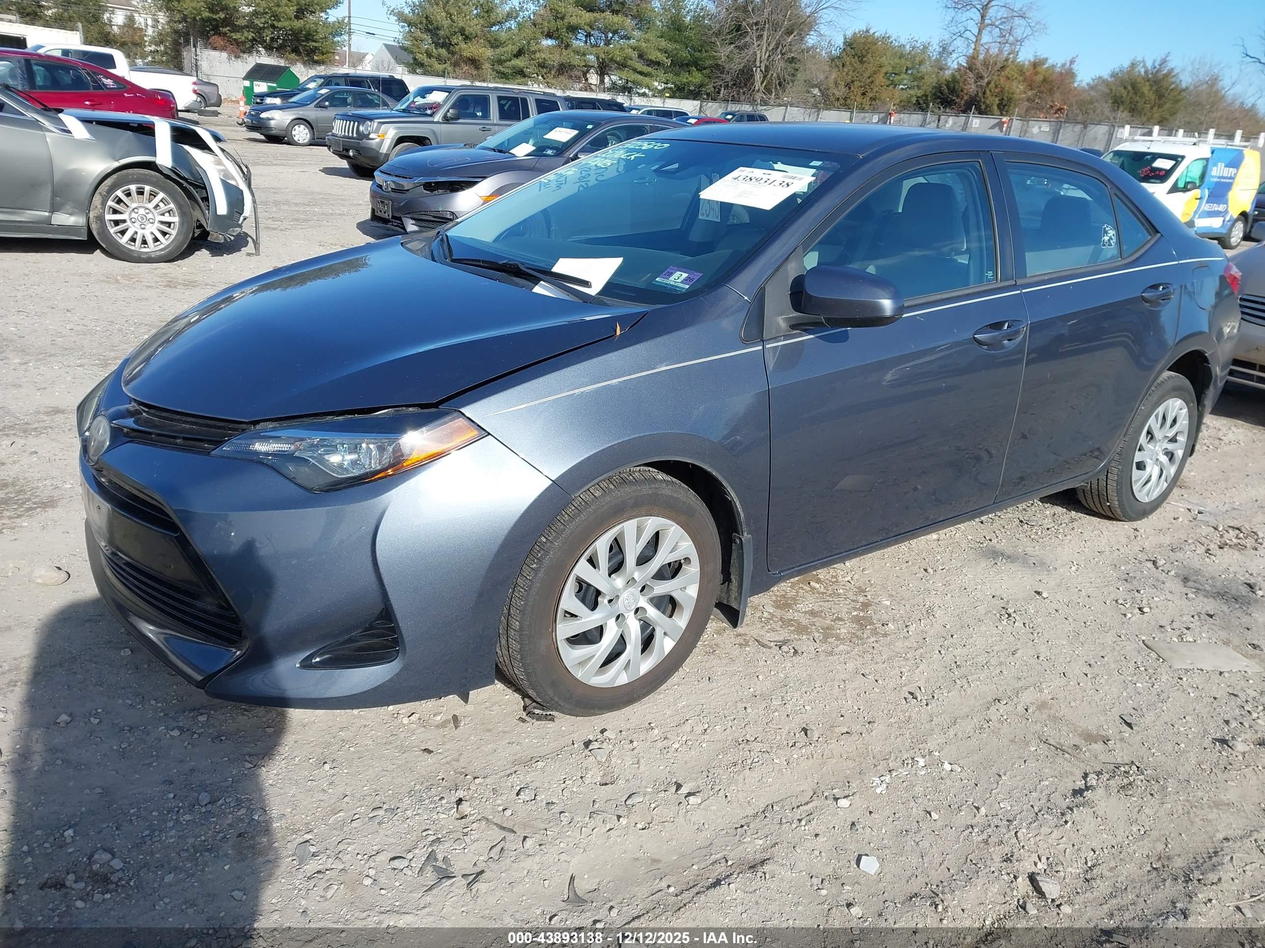 TOYOTA COROLLA image 2