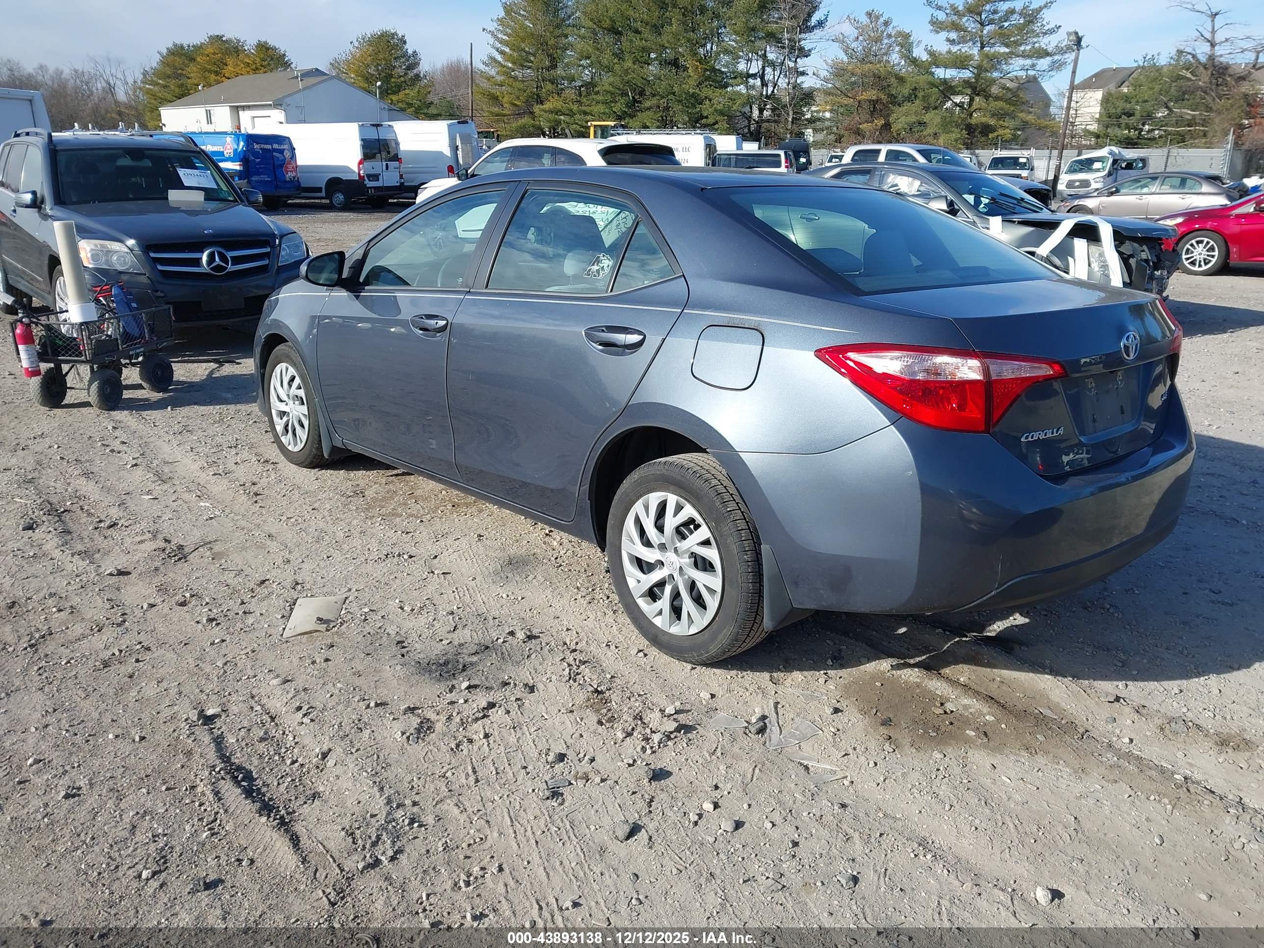 TOYOTA COROLLA image 3