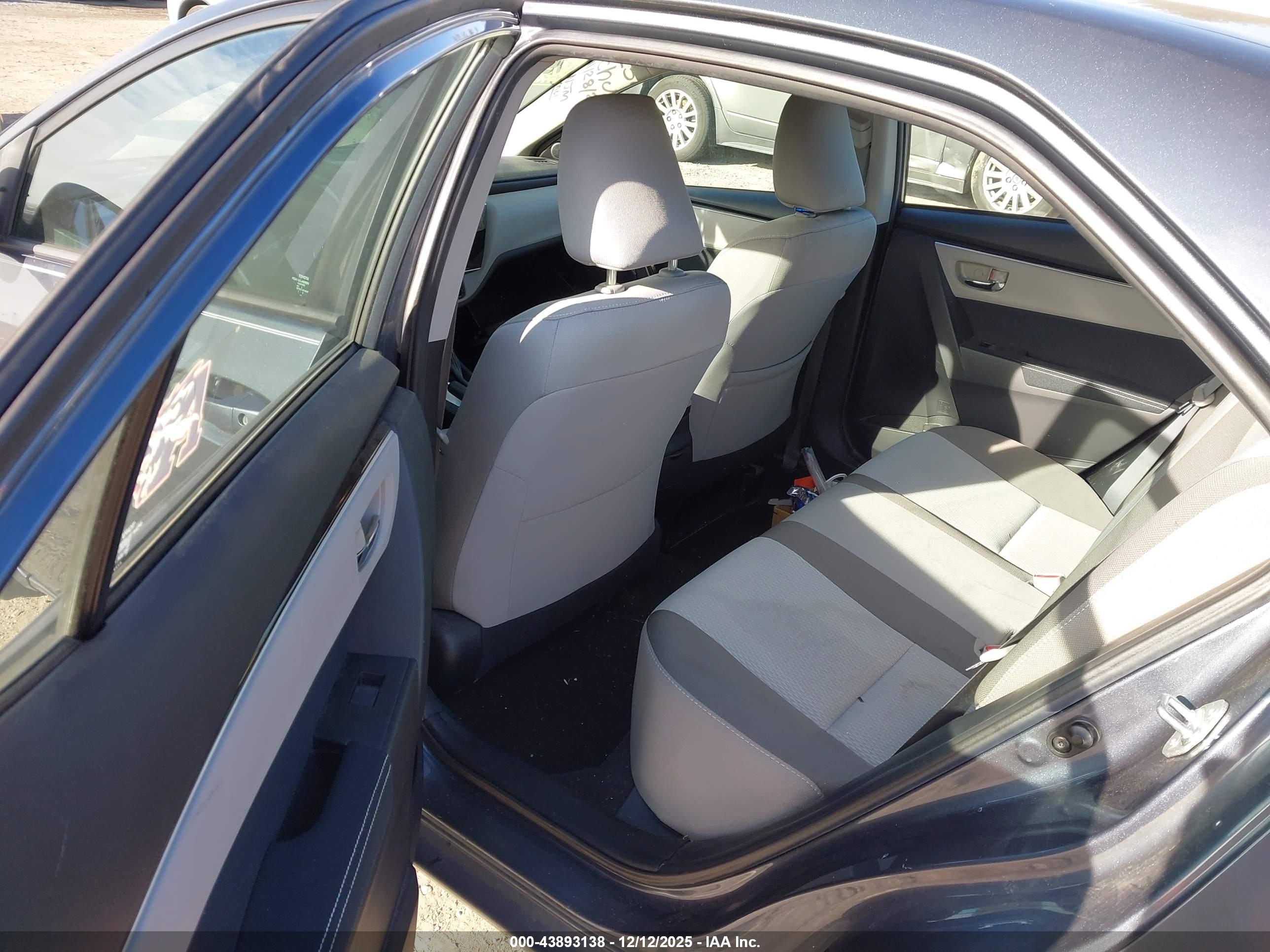 TOYOTA COROLLA image 8