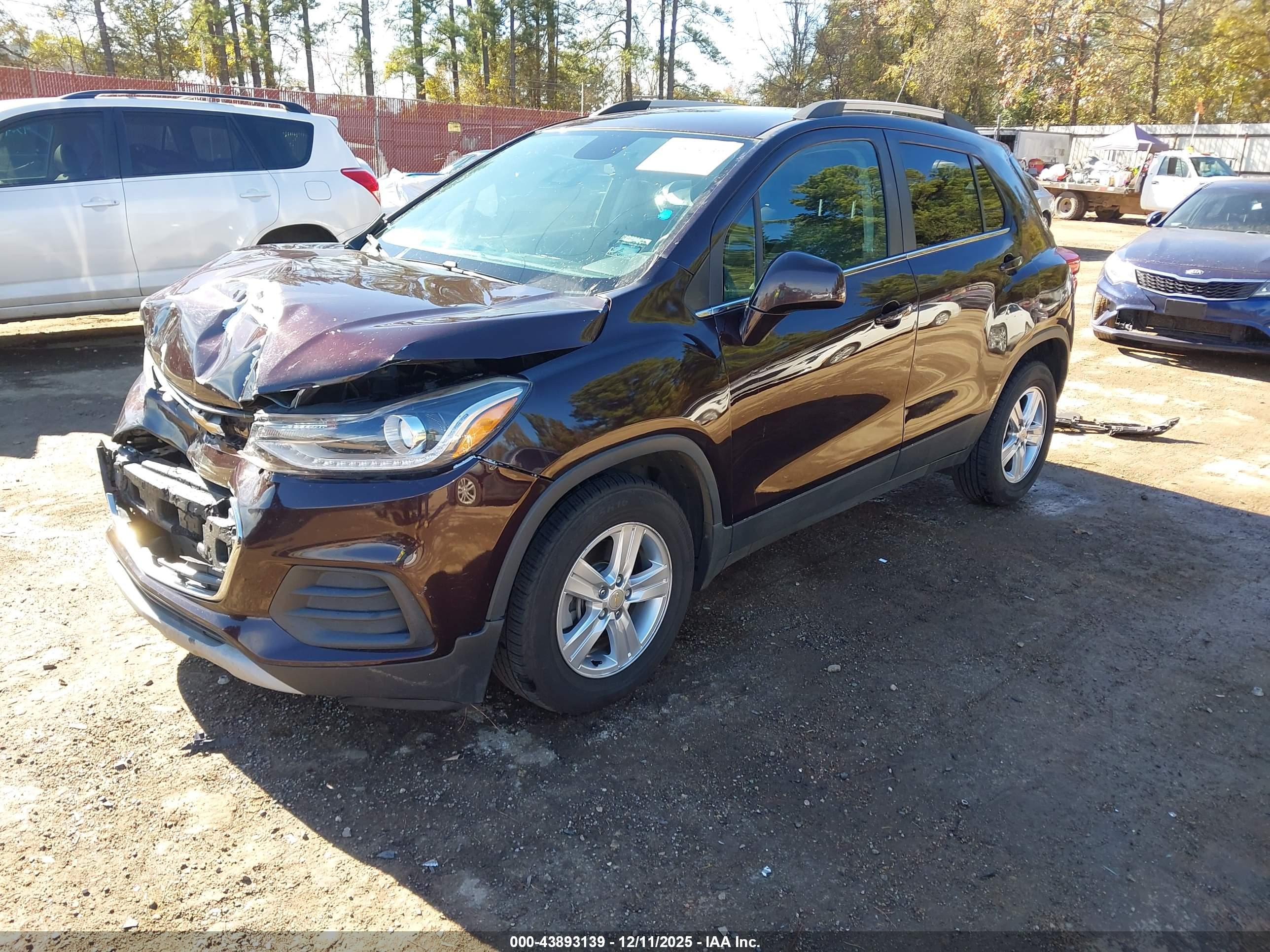 CHEVROLET TRAX image 2