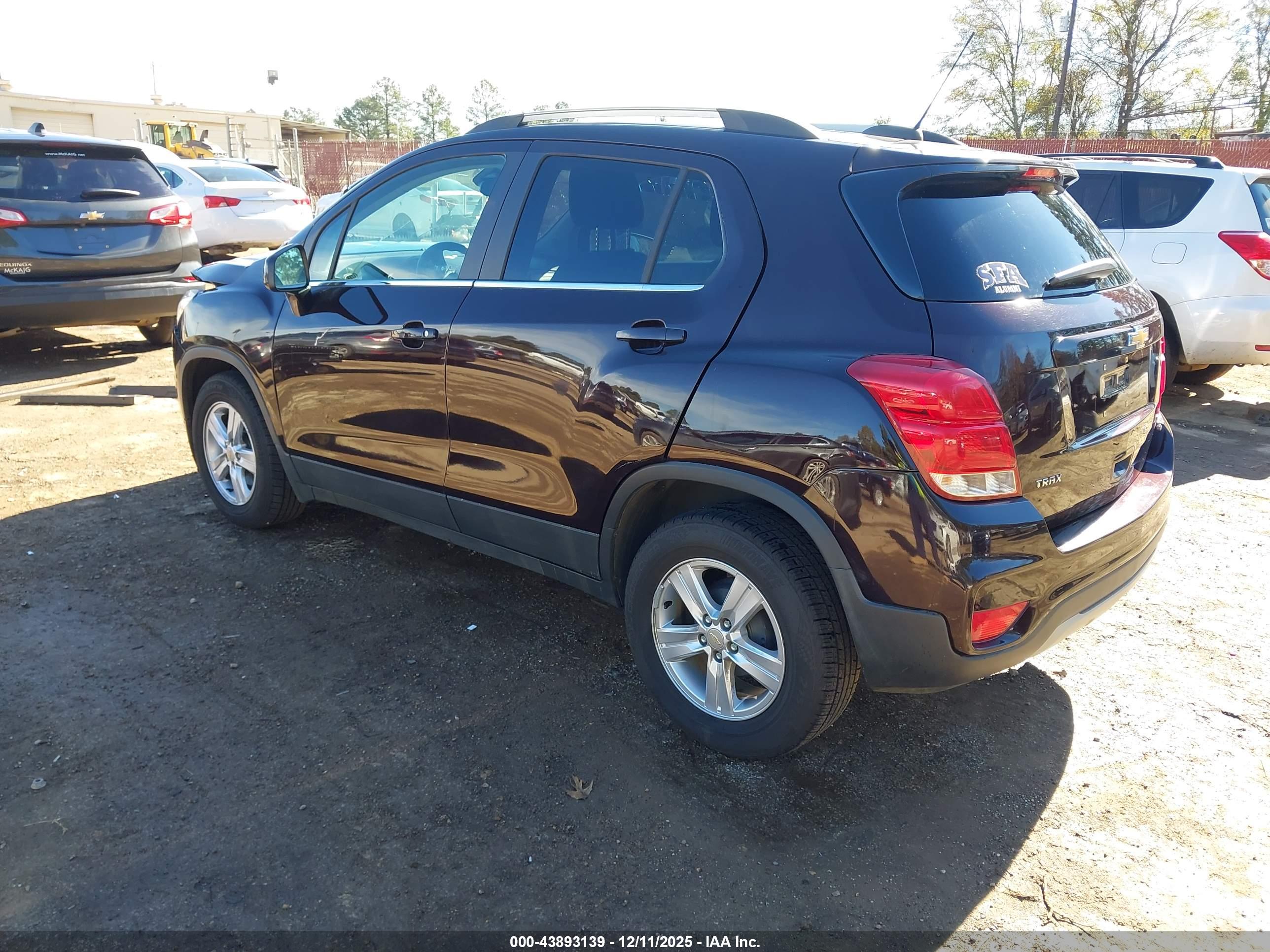 CHEVROLET TRAX image 3
