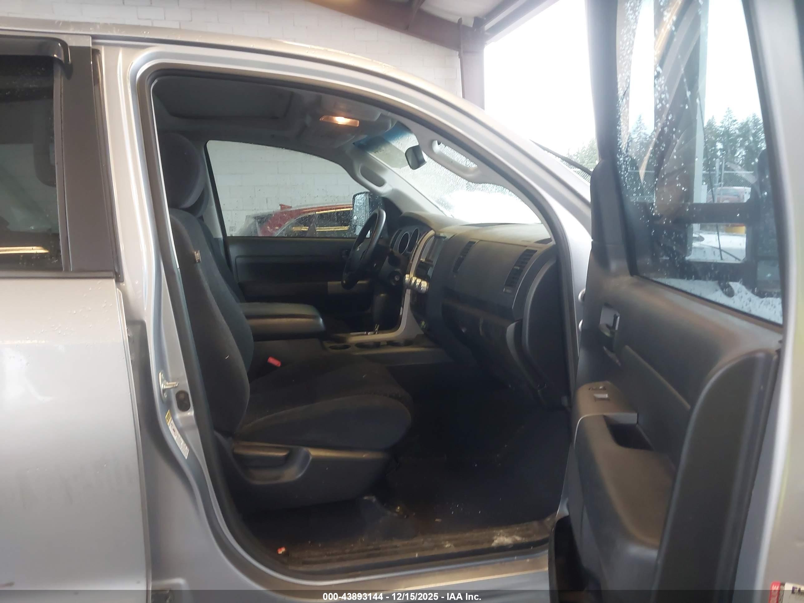 TOYOTA TUNDRA image 5