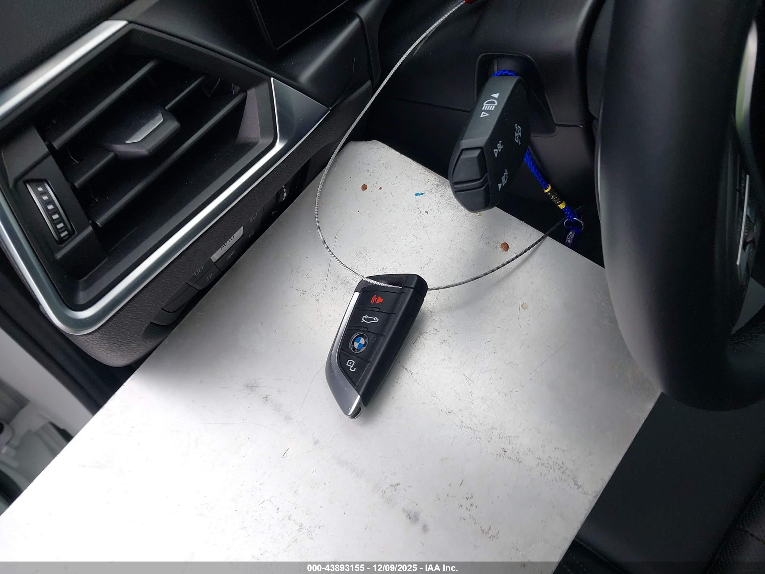 BMW 330E image 11