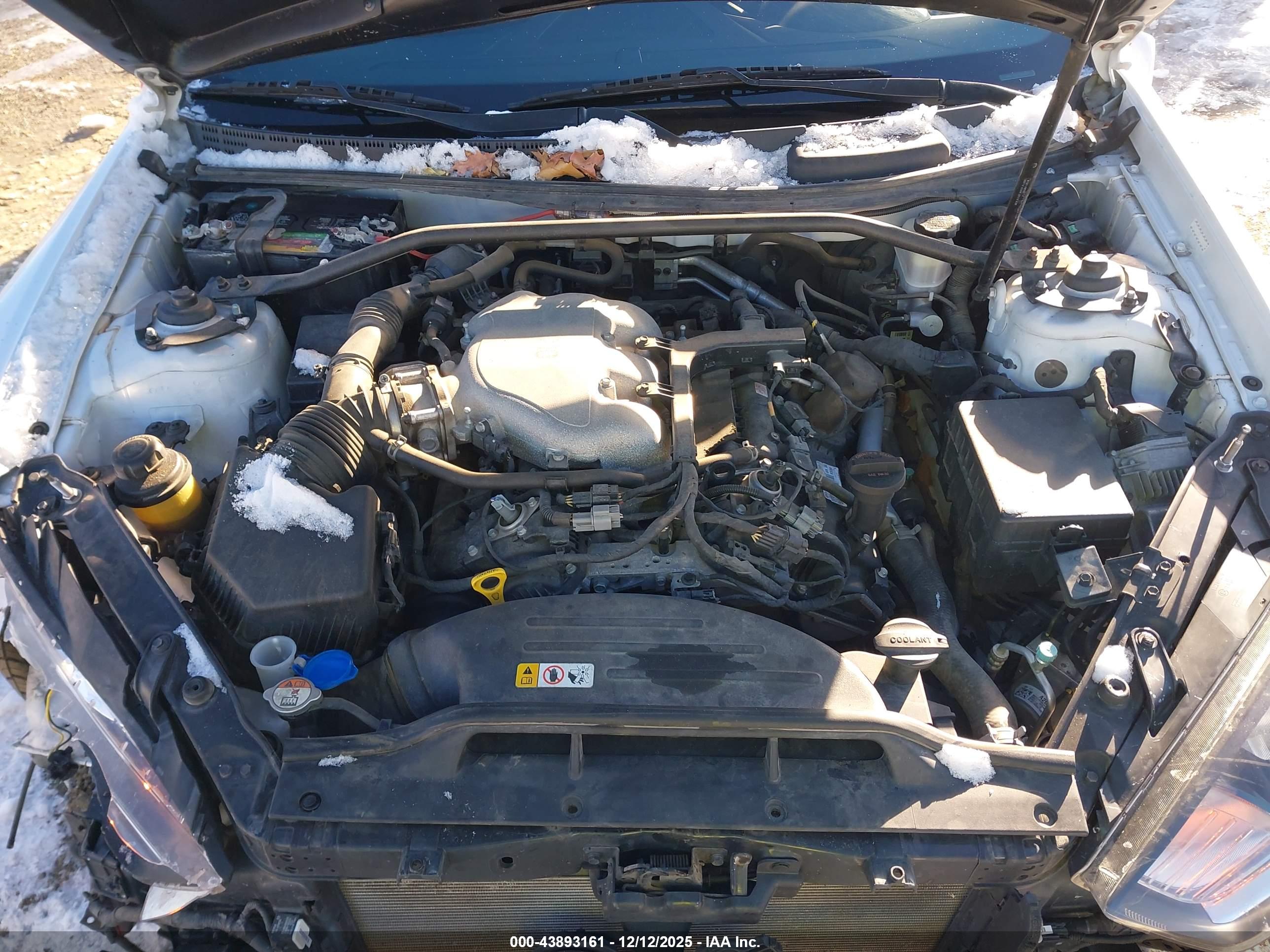 HYUNDAI GENESIS image 10