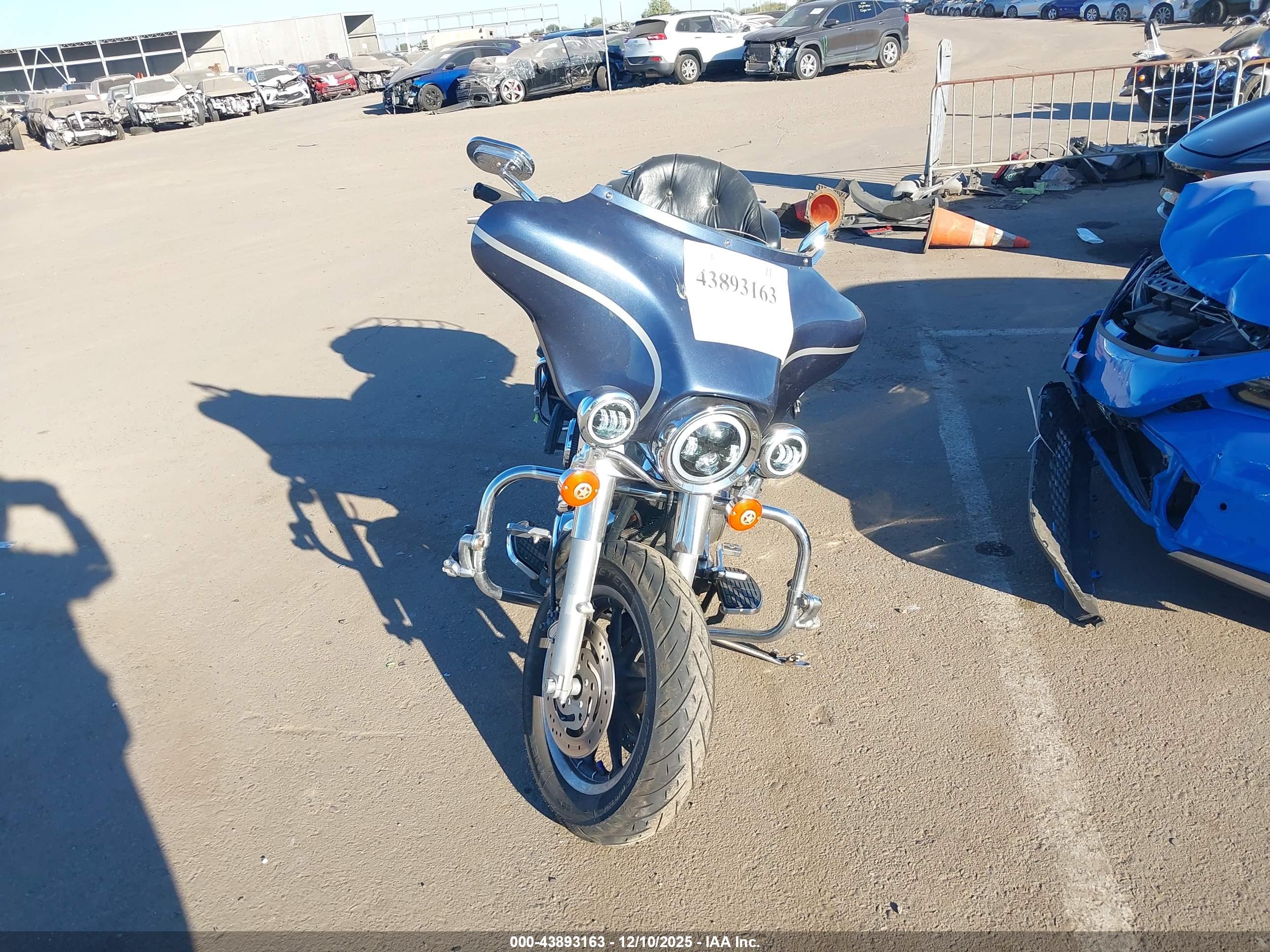 HARLEY-DAVIDSON FLHTCUI image 5