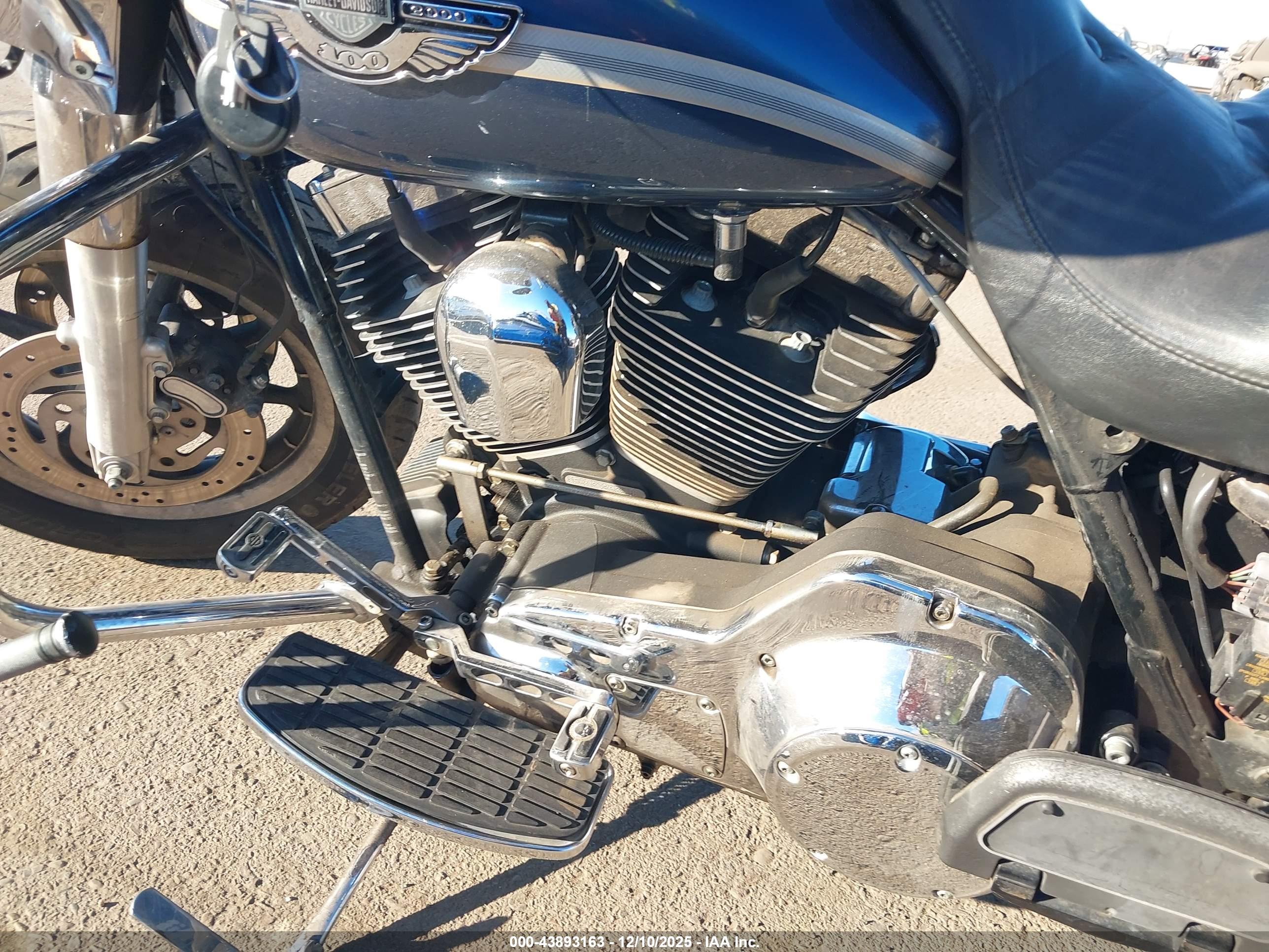 HARLEY-DAVIDSON FLHTCUI image 9
