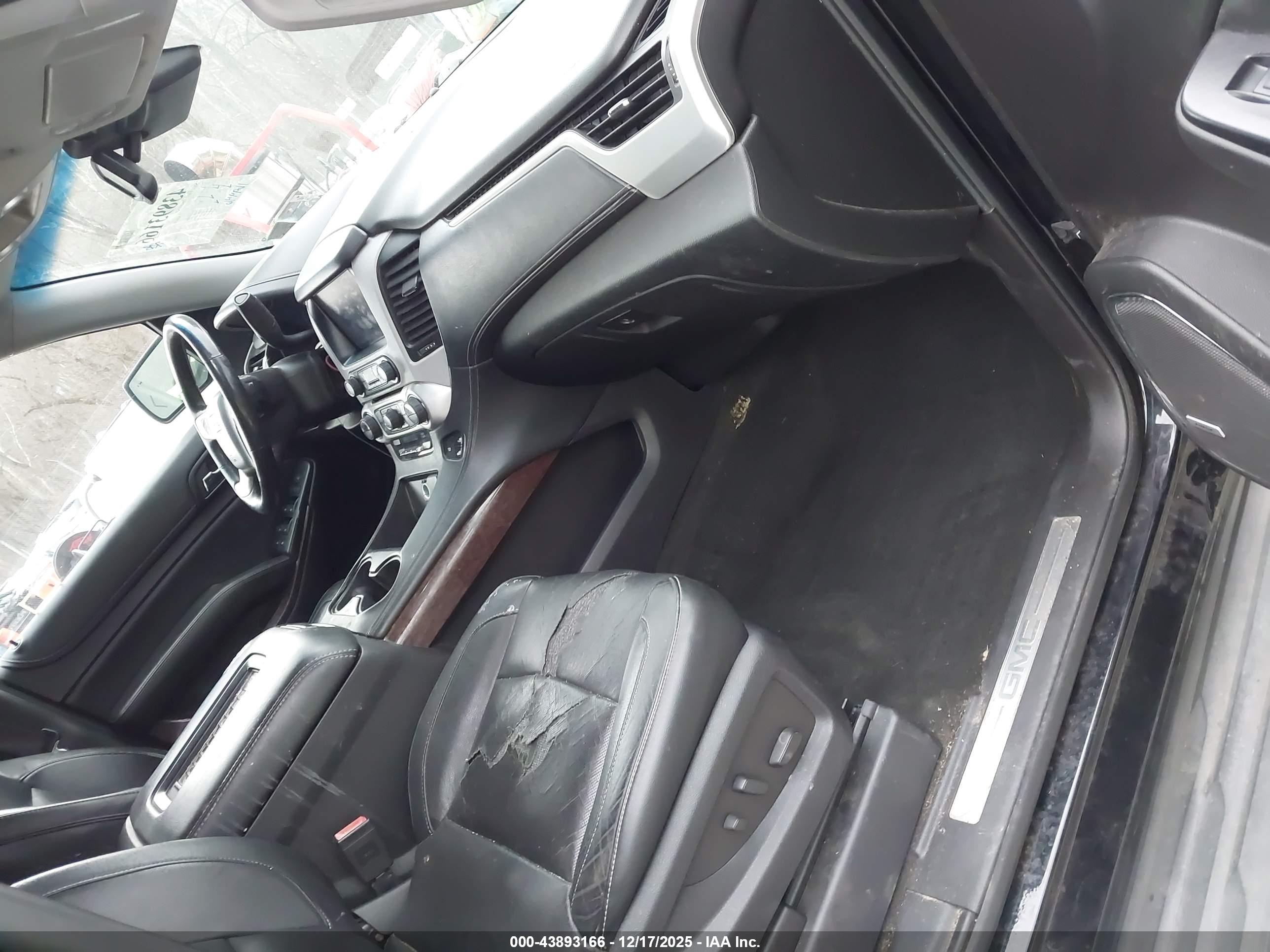 GMC YUKON image 5
